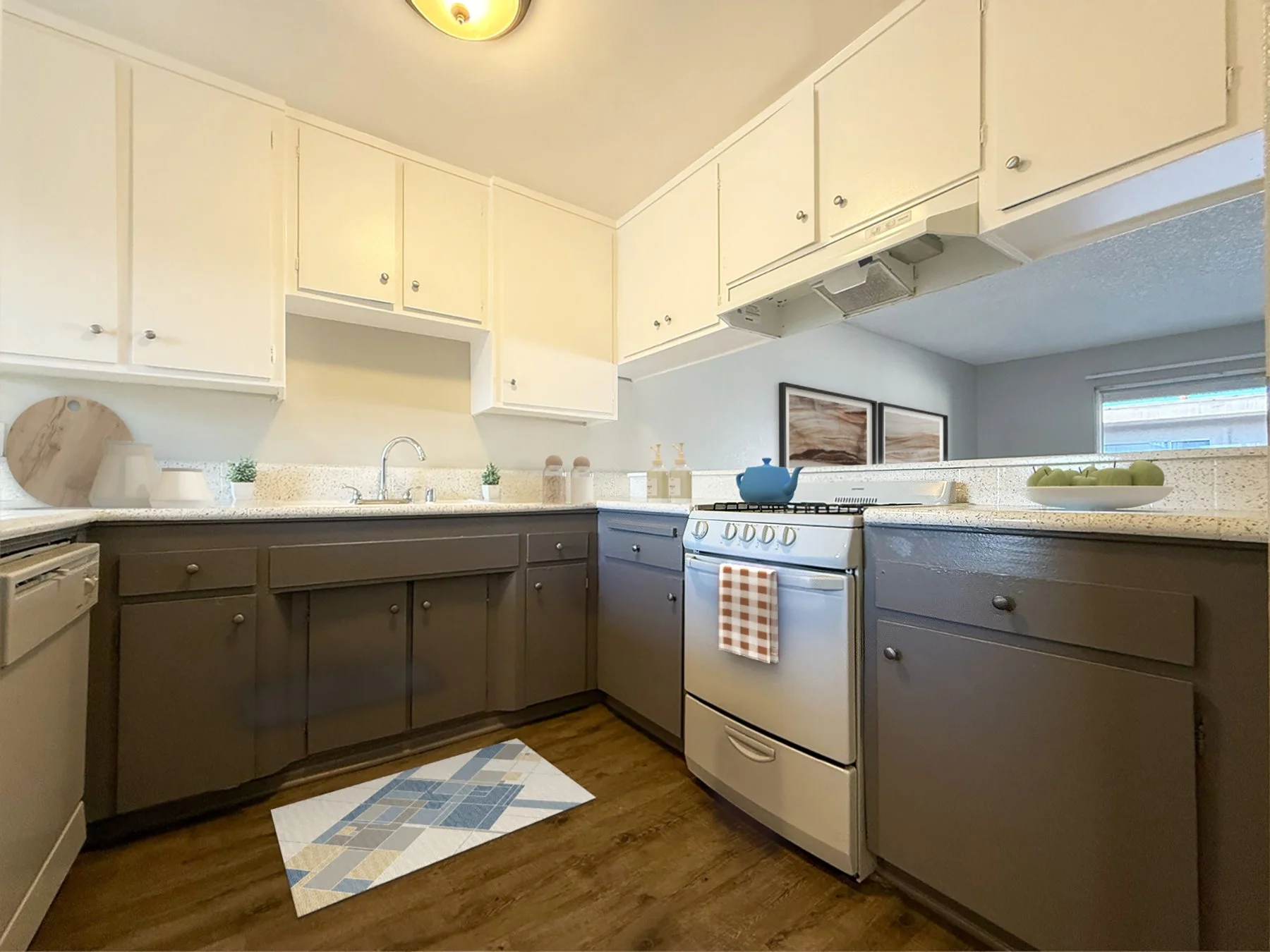 177274965886296_kitchen.jpg