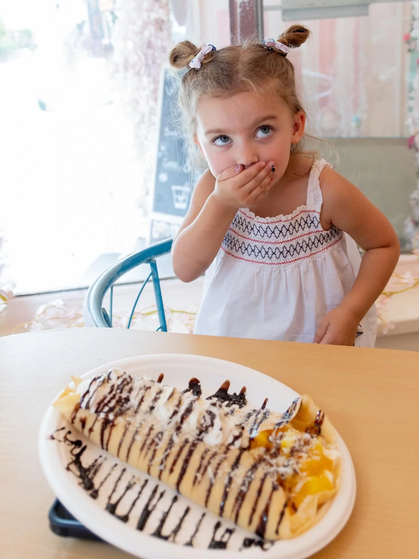 Exactly how we feel about the Tropical Crepe 😍🌺🍍🥥 

Here until 4, stop by and grab yours!!
