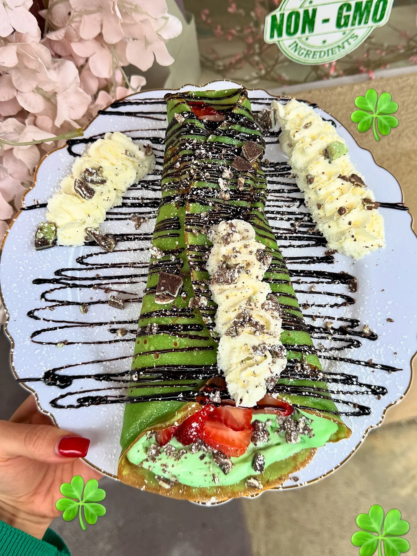 Sending luck your way this month with our Lucky Charm Crepe 🍀😊💚
(Green velvet crepe stuffed with Irish creme whipped cream, mini mint chips topped whipped cream)