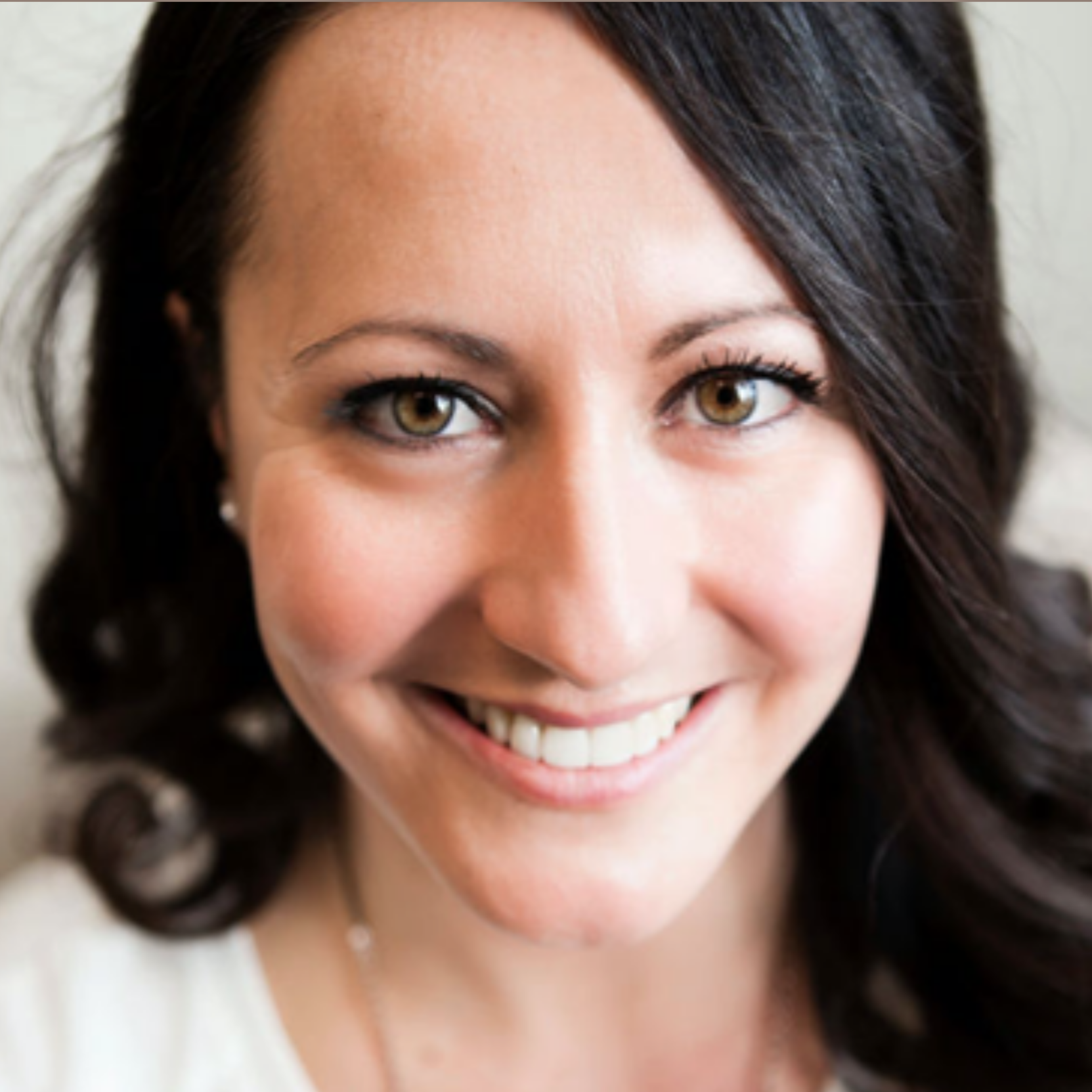 Sara Folk - Reiki Practitioner, Reflexologist, TMJ Therapist, Access Bars Practitioner, Trauma-Informed Thai Yoga Therapist at Maliya Wellness Centre