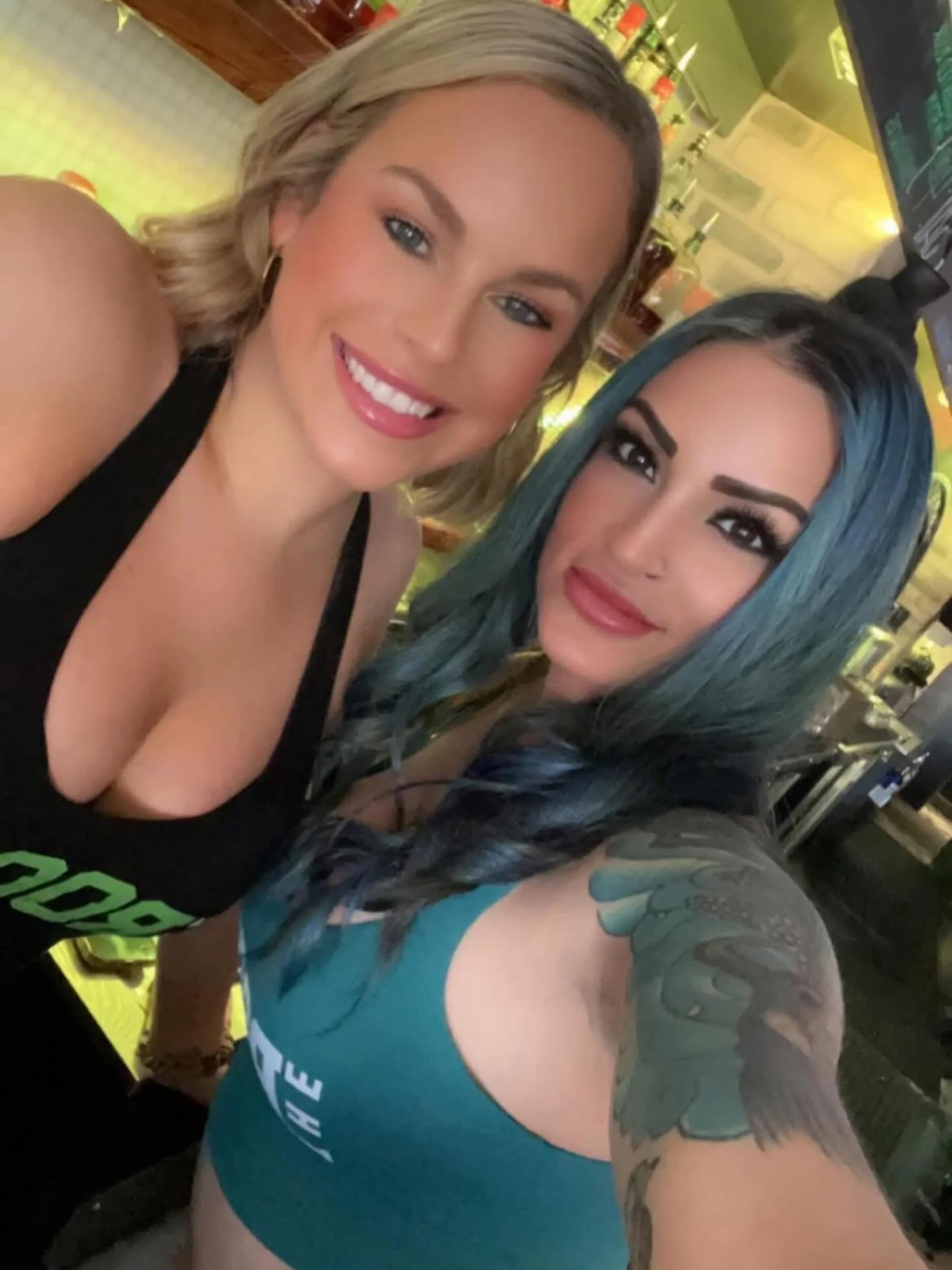 It&rsquo;s a baddie&rsquo;s birthday at The Roo Pub 🥳🍻

Come celebrate Asal today with Heidi &amp; Asal behind the bar for Happy Hour till 6:30PM 💅✨

🏀 San Antonio Spurs tip off at 4PM
📻 Blitz in the house 2&ndash;6PM
🏆 College Championship kic