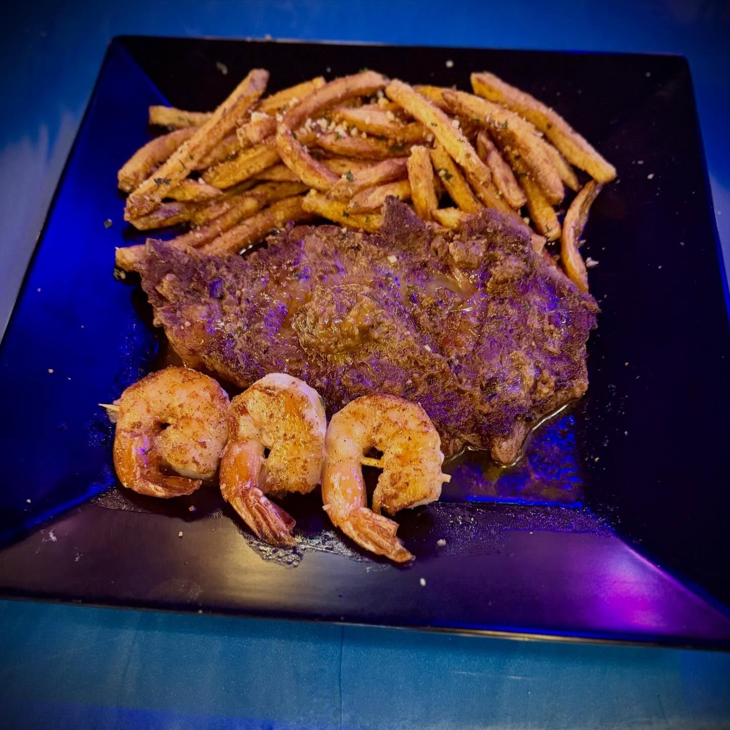STEAK NIGHT!
 6PM till sellout 🥩
$19.99 gets you a 12oz ribeye &amp; fries
+add 3 grilled jumbo shrimp for $5.99 🍤

#TheRooPubRockport #SteakNight