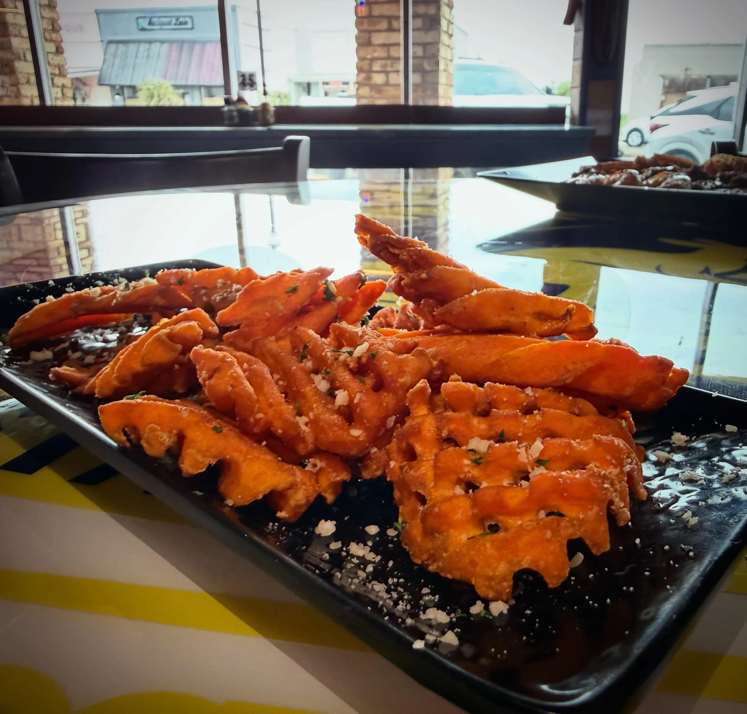 Sweet potato waffle fries? 
Don&rsquo;t find if I do 😍
#TheRooPubRockport