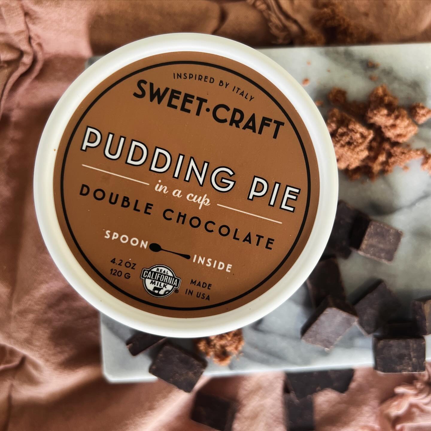 Double Chocolate, Double Delicious 🍫🍫 Our Double Chocolate Pudding Pie brings you luxurious chocolate pudding atop a chocolate graham cracker crust 🏆

#SweetCraftDolceria #PuddingPie #Chocolate