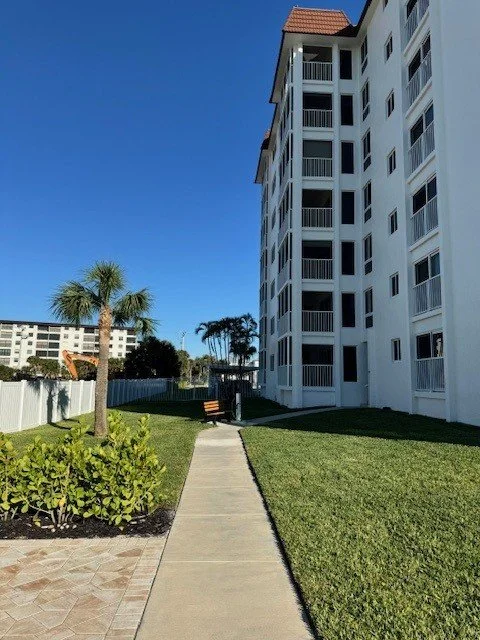 Walking in from the beach.  New grill area to the left.  