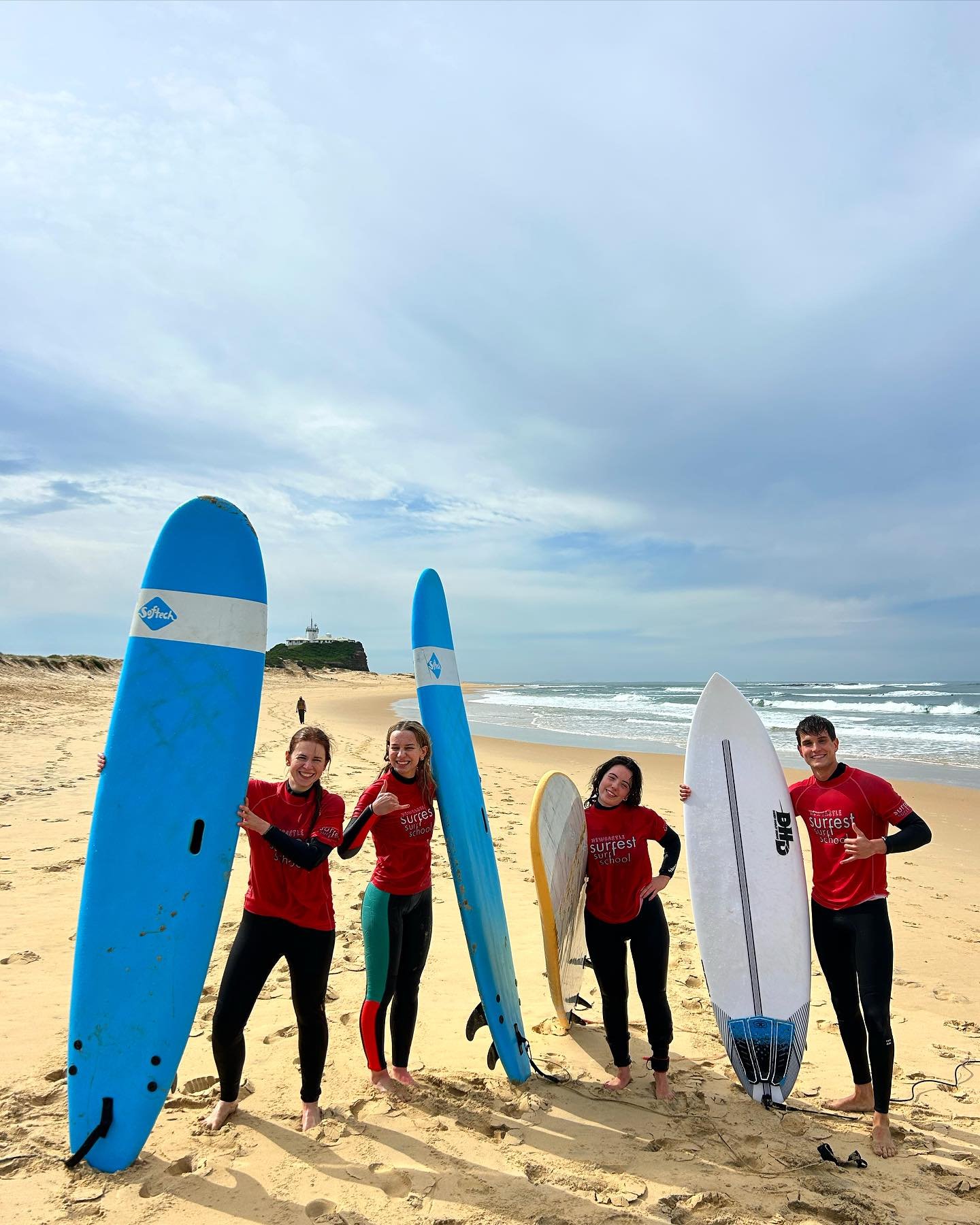 Lots of fun teaching today 🏄&zwj;♂️🏄&zwj;♀️
We have perfect conditions this week for beginner surf lessons. Please call Dean on 0410840155 or Jump on our website www.surfestsurfschool.com.au to make a booking.
@sanbah_surf @surfestnewcastle 
#surf 