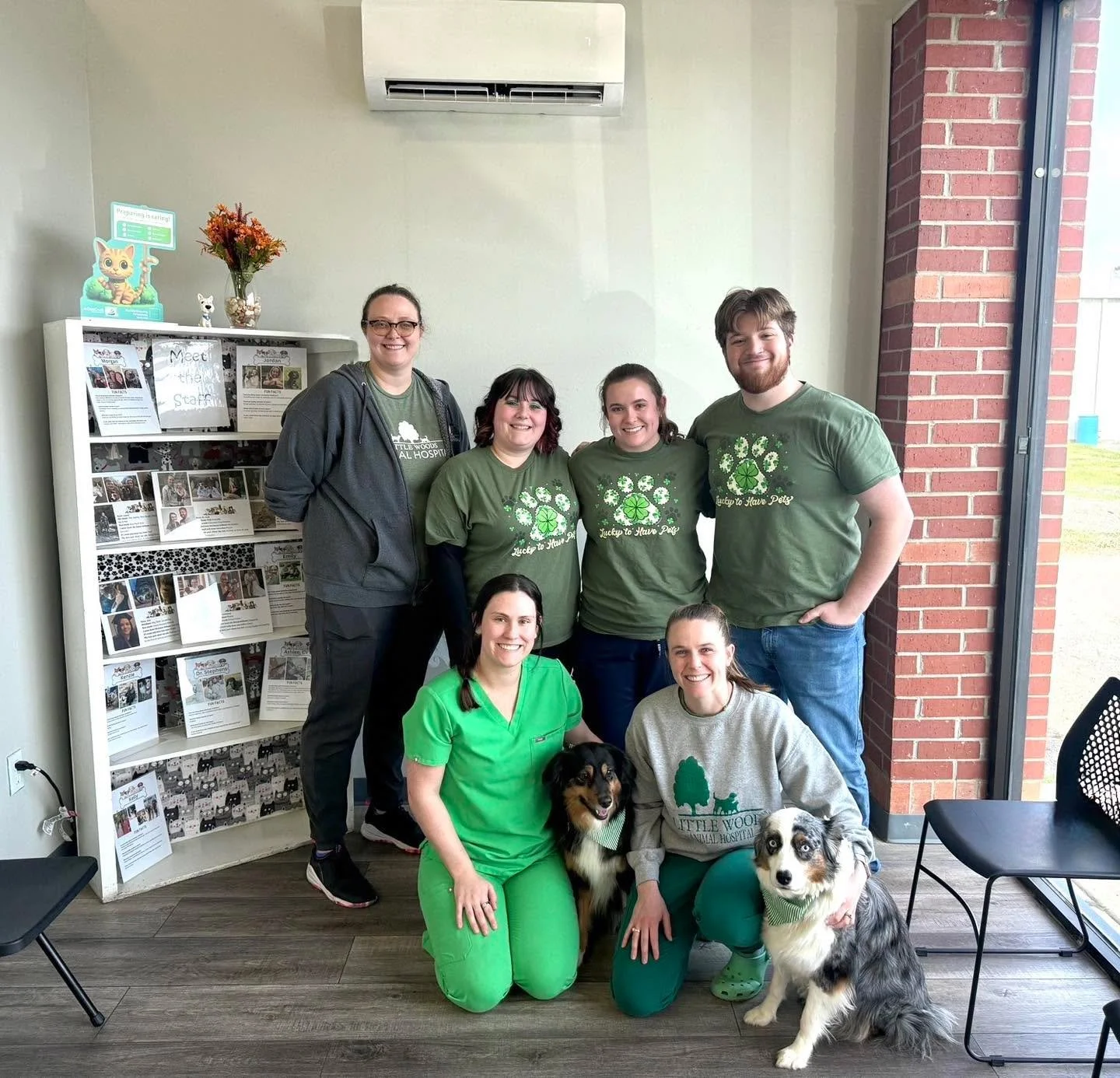 The luckiest crew around 💚🍀
(Lucky to have pets 🐾)