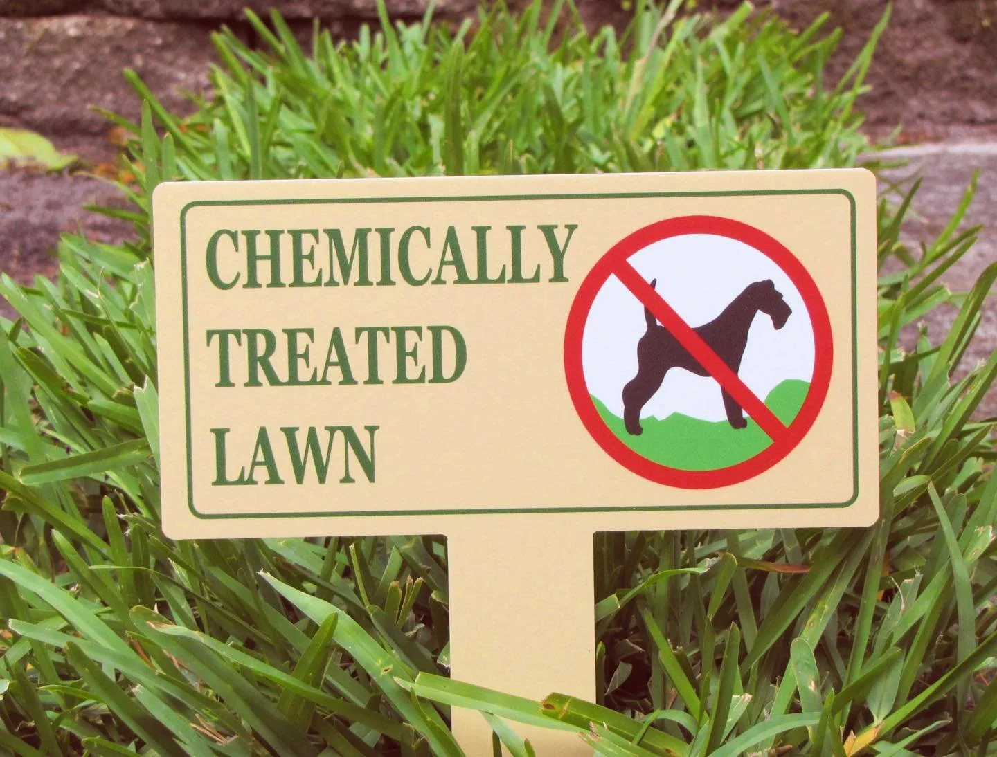Poison Prevention Week: Day 6 &mdash; Lawn Chemicals &amp; Fertilizers 🌱⚠️

With spring in full swing, lawn care products like fertilizers, herbicides (weed killers), and insecticides are being used more frequently&mdash;and these can pose a risk to