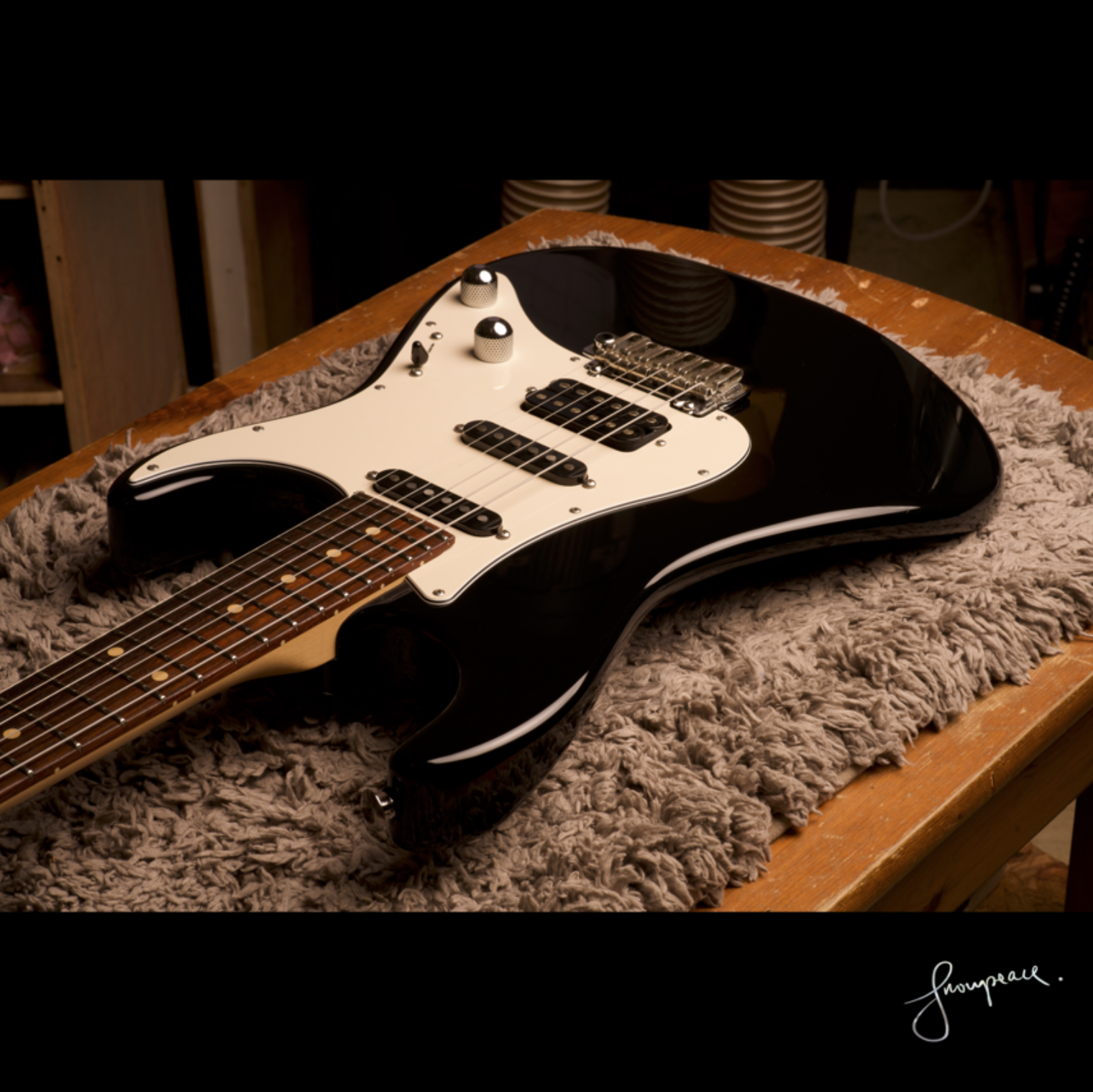 Shru Strat body.png