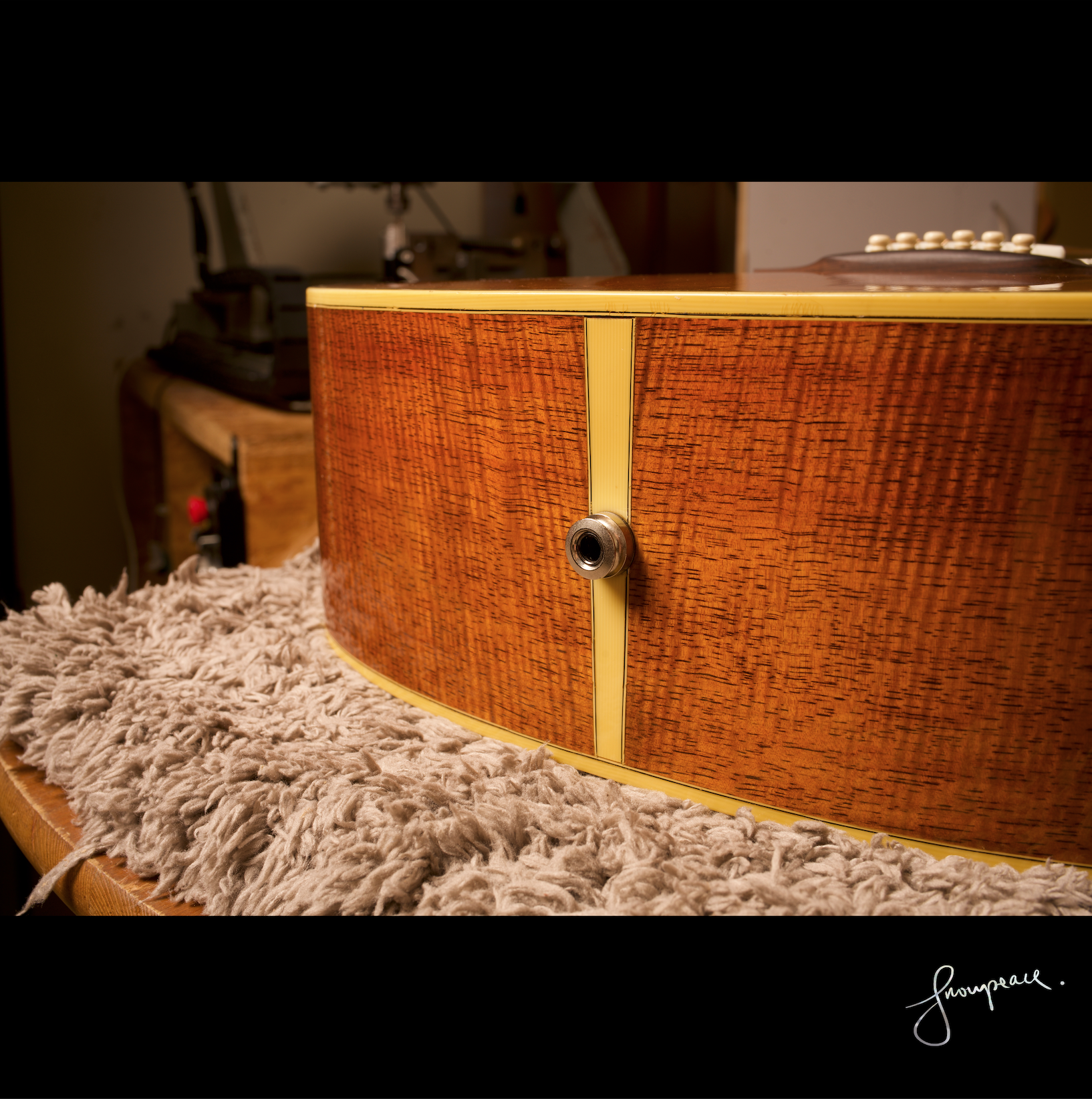 #442「迷人嘅木紋」”Captivating Wood Grain”