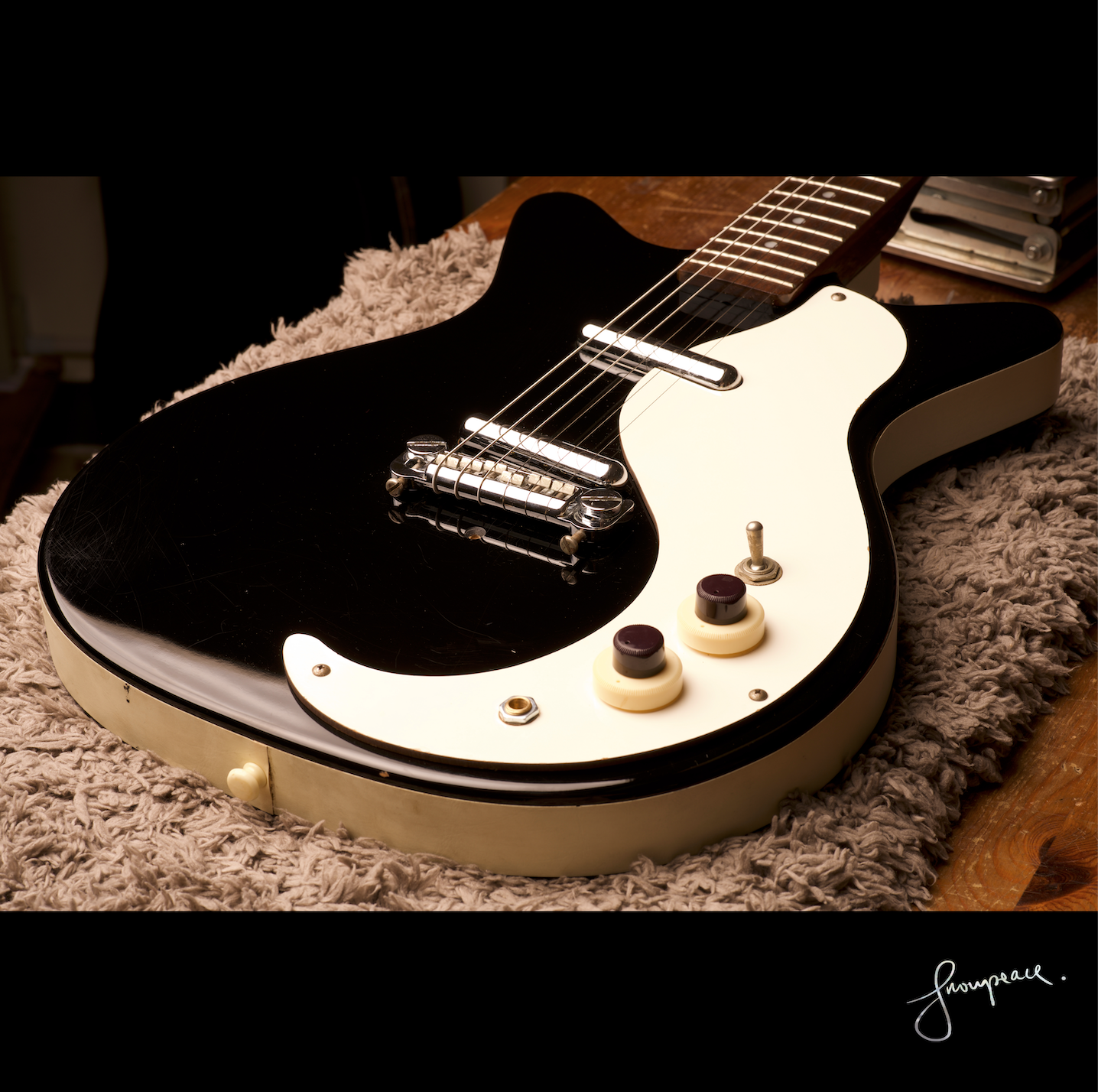 Making a new cow bone nut for this Danelectro.png