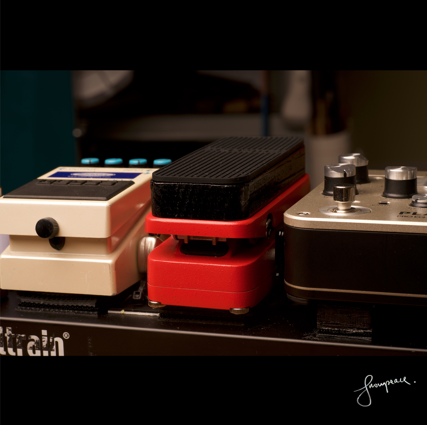guitar pedal board.png