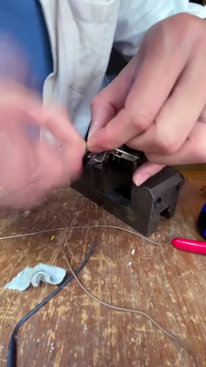 Squier Jagmaster humbucker 改 split coil 焊線 – soldering a split-coil mod on a Jagmaster humbucker
