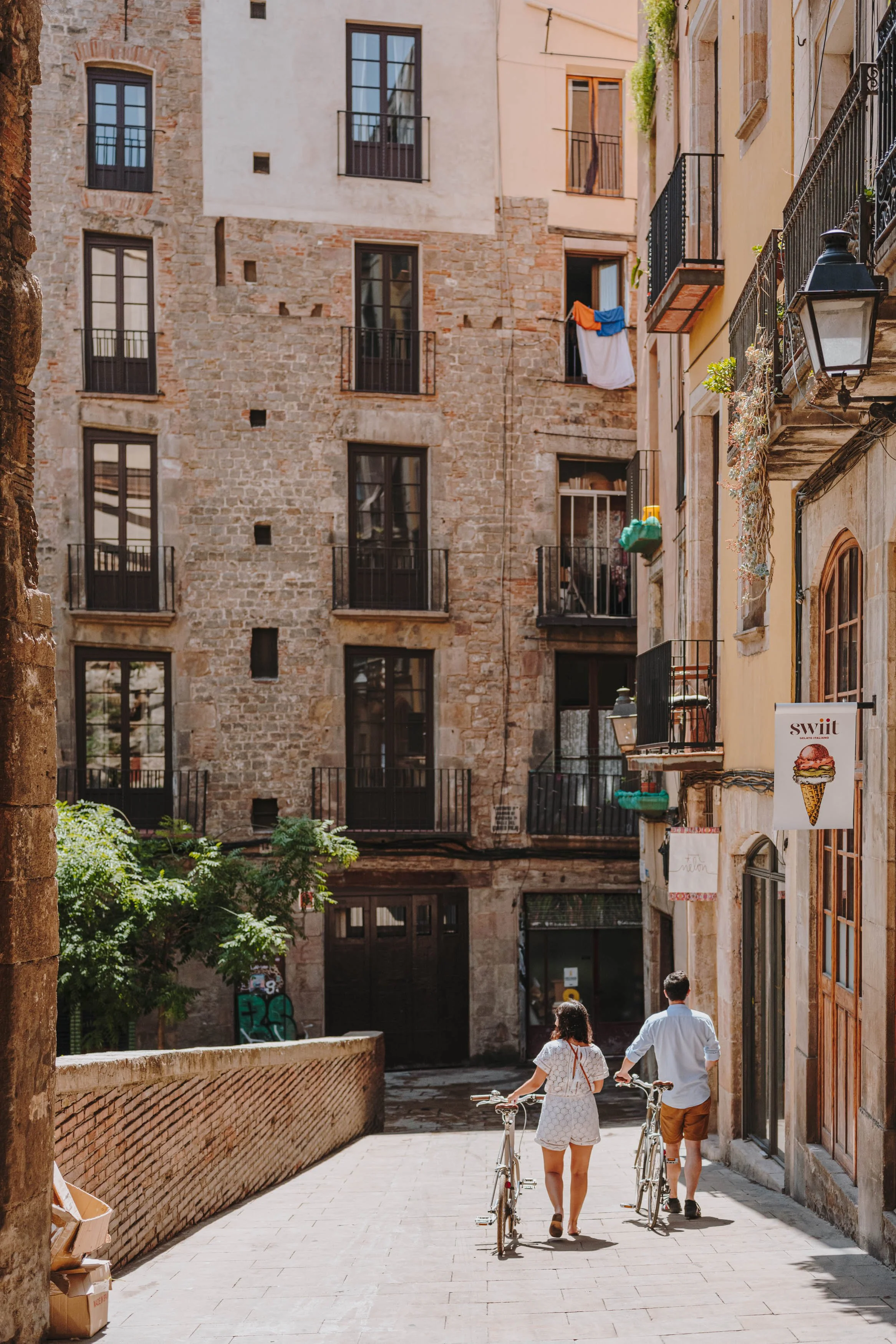 DEST_SPAIN_BARCELONA_BLINK_SLOPEZ_155.jpg