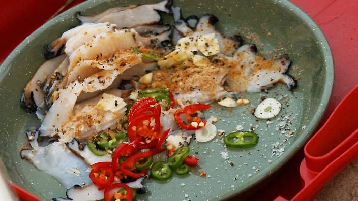 Abalone with chilli and garlic