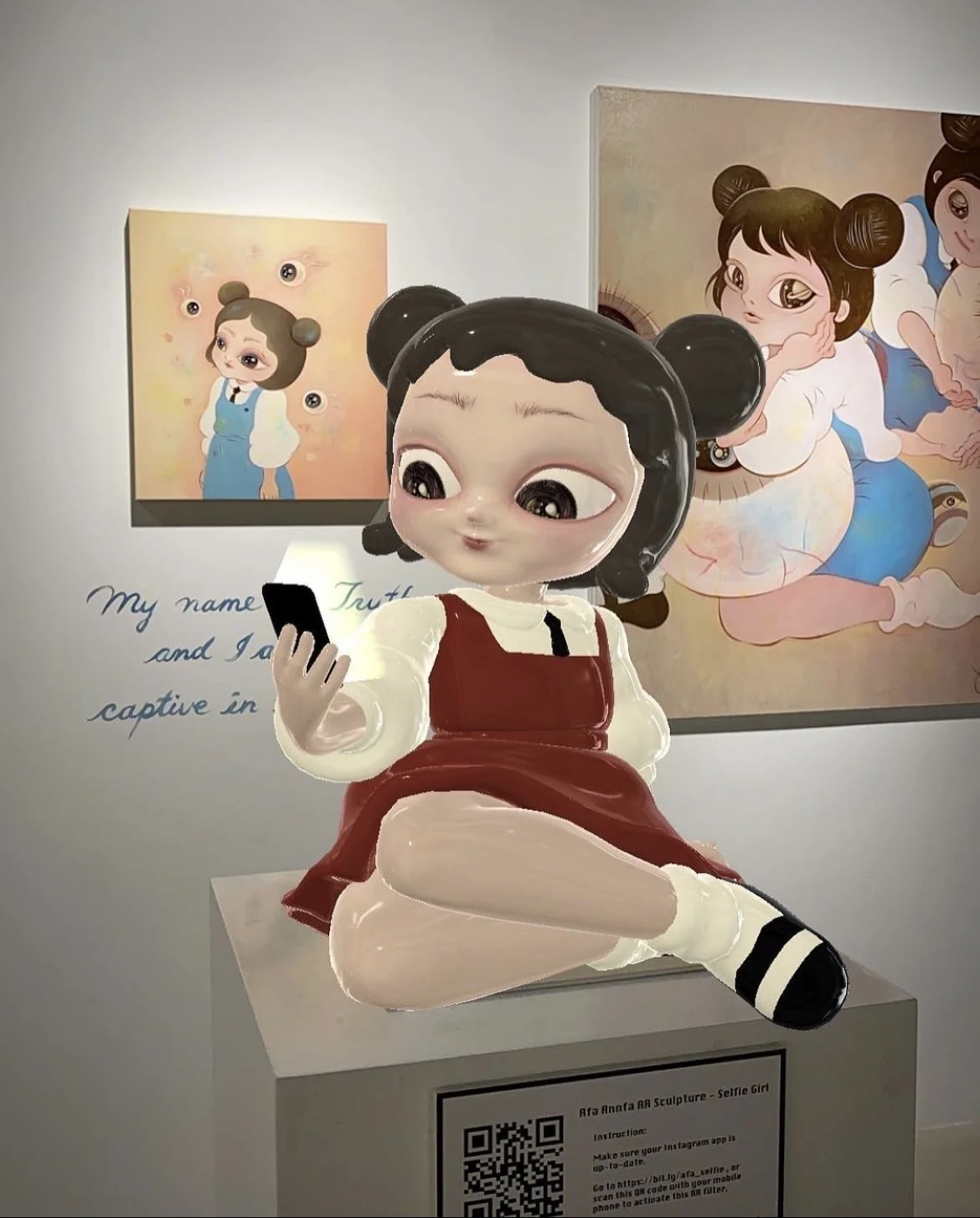 Selfie Girl AR Sculpture