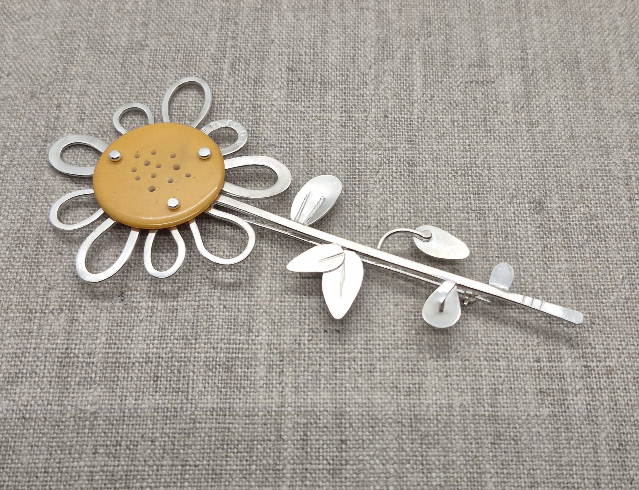 sunflower brooch (1).jpg