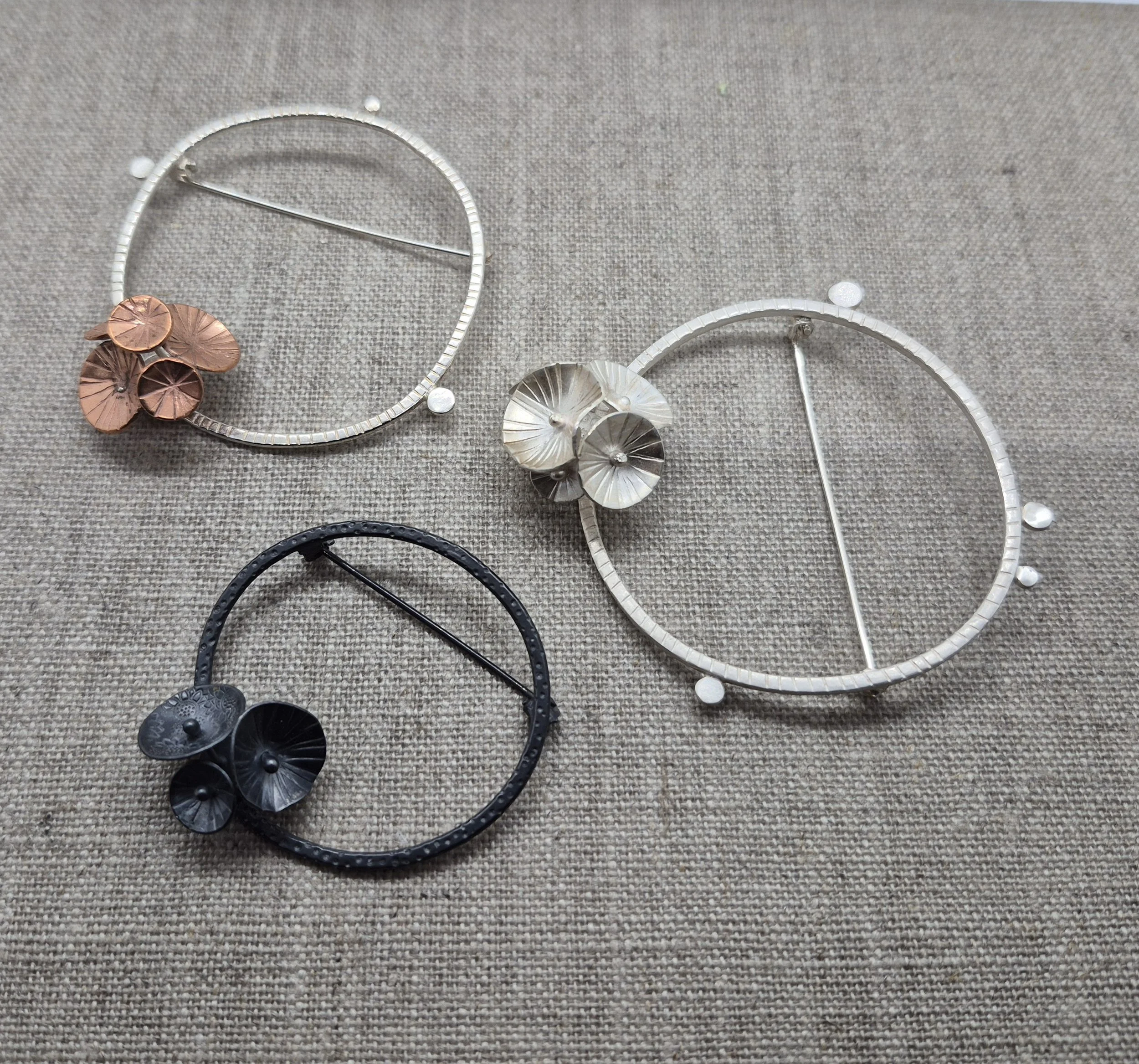 geranium brooch (3).jpg