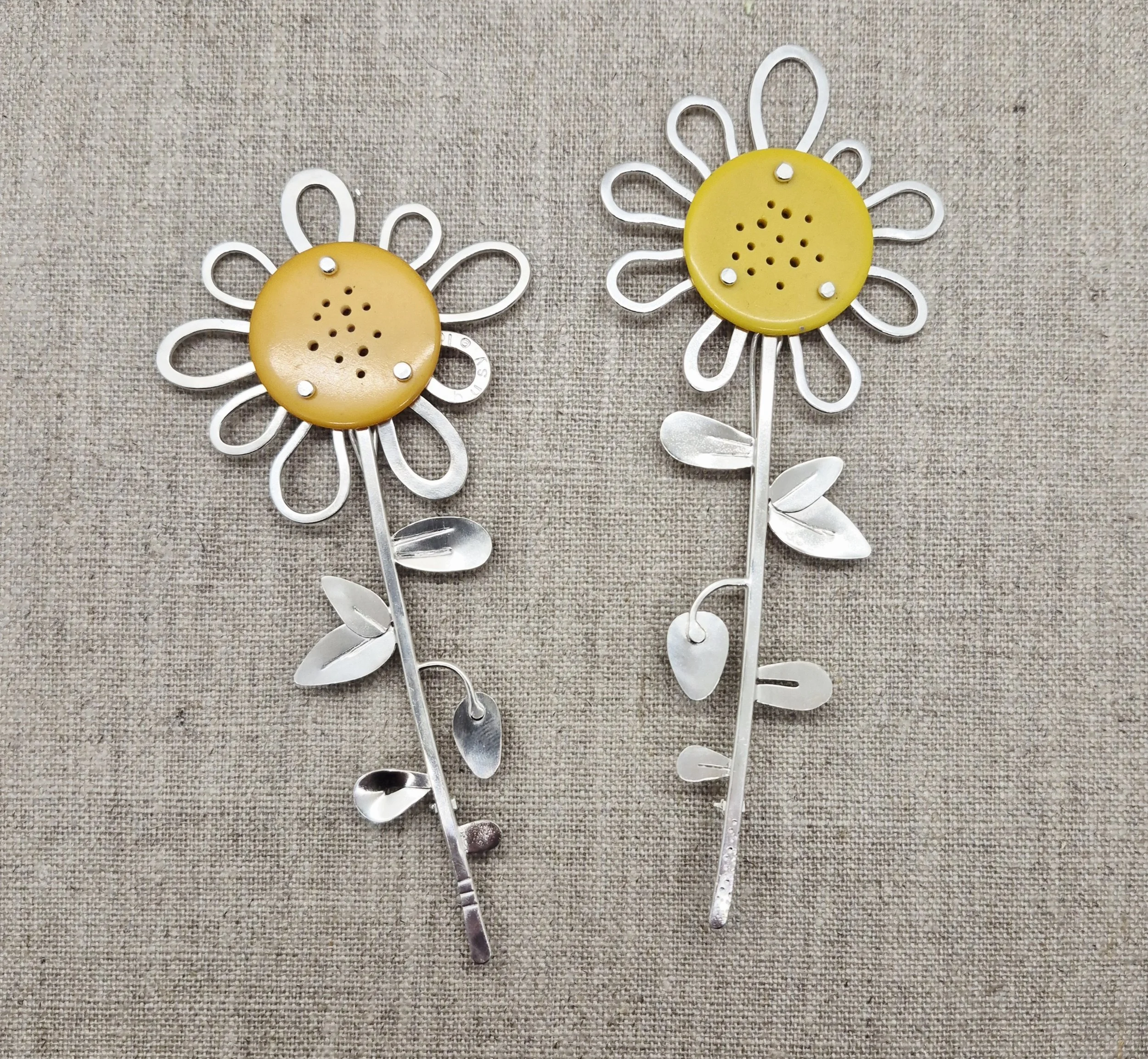 *Sunflower brooch.jpg