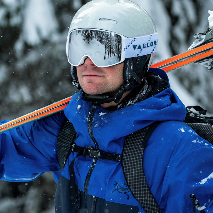 VALLON Crossroads™ Must-have alpine goggles: Classic soul meets modern clarity