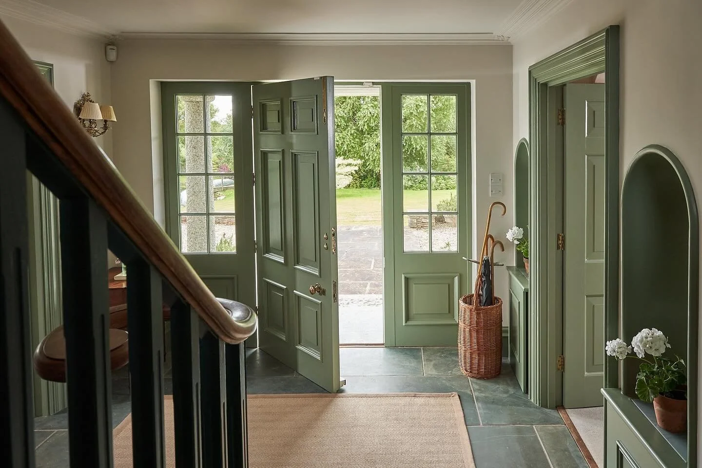 Do you know how to make an entrance? 
The entrance to your home is so important to everyone who you invite in but mainly to yourself. When you walk through the front door after a hard day at work you want to feel calm, safe, happy and perhaps a sens