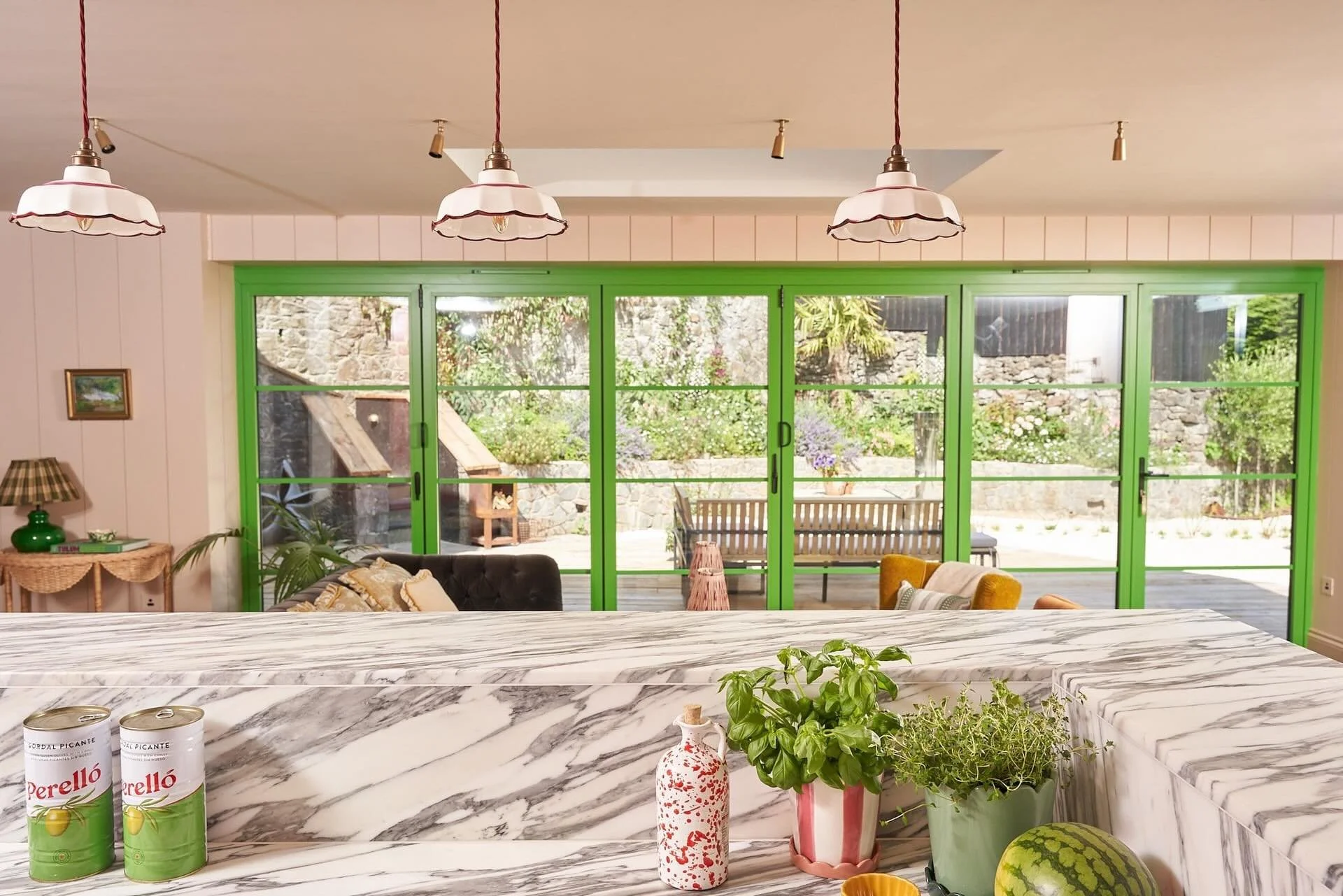 Spring greens! Our absolutely favourite colours of the year! Fresh and vibrant and juicy and just the way we love them! We designed this kitchen scheme to take advantage of its sheltered garden views which provide the decor schemes through the flower