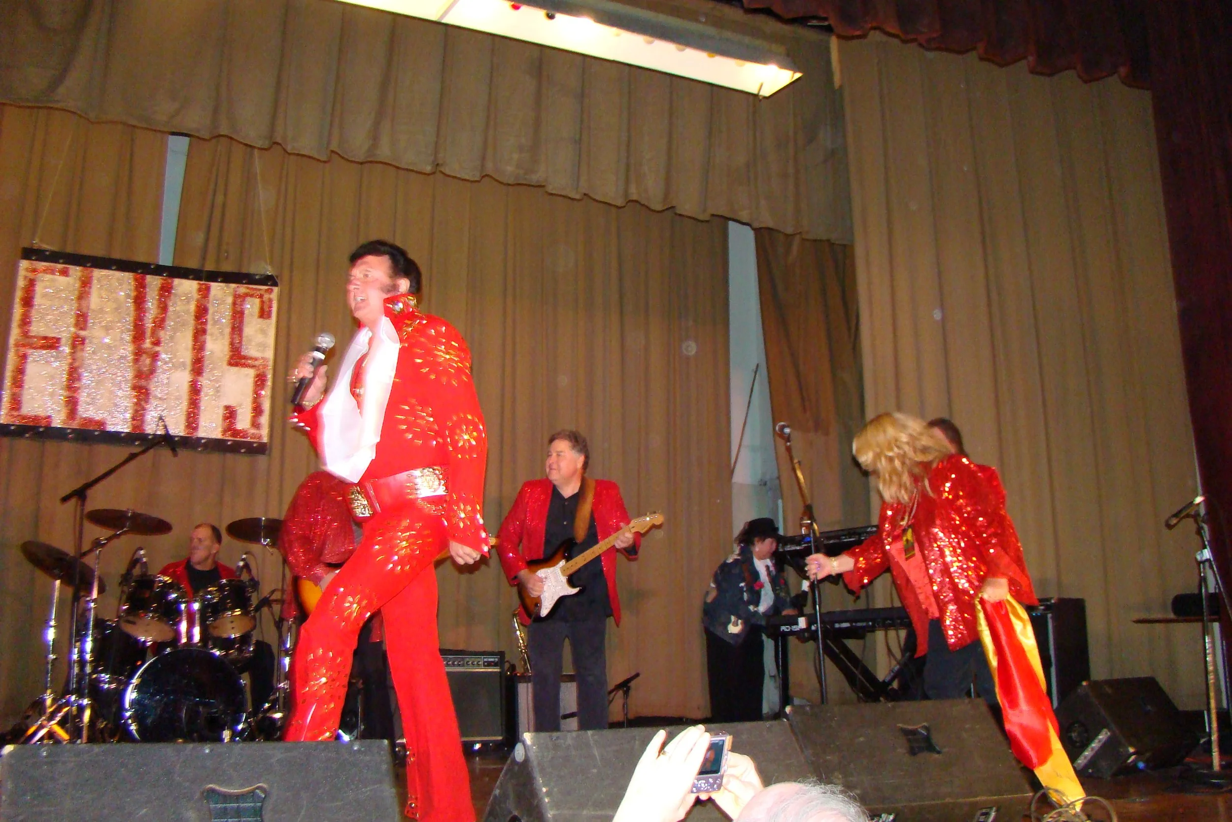 20th-Night-100-Elvises-019.jpg