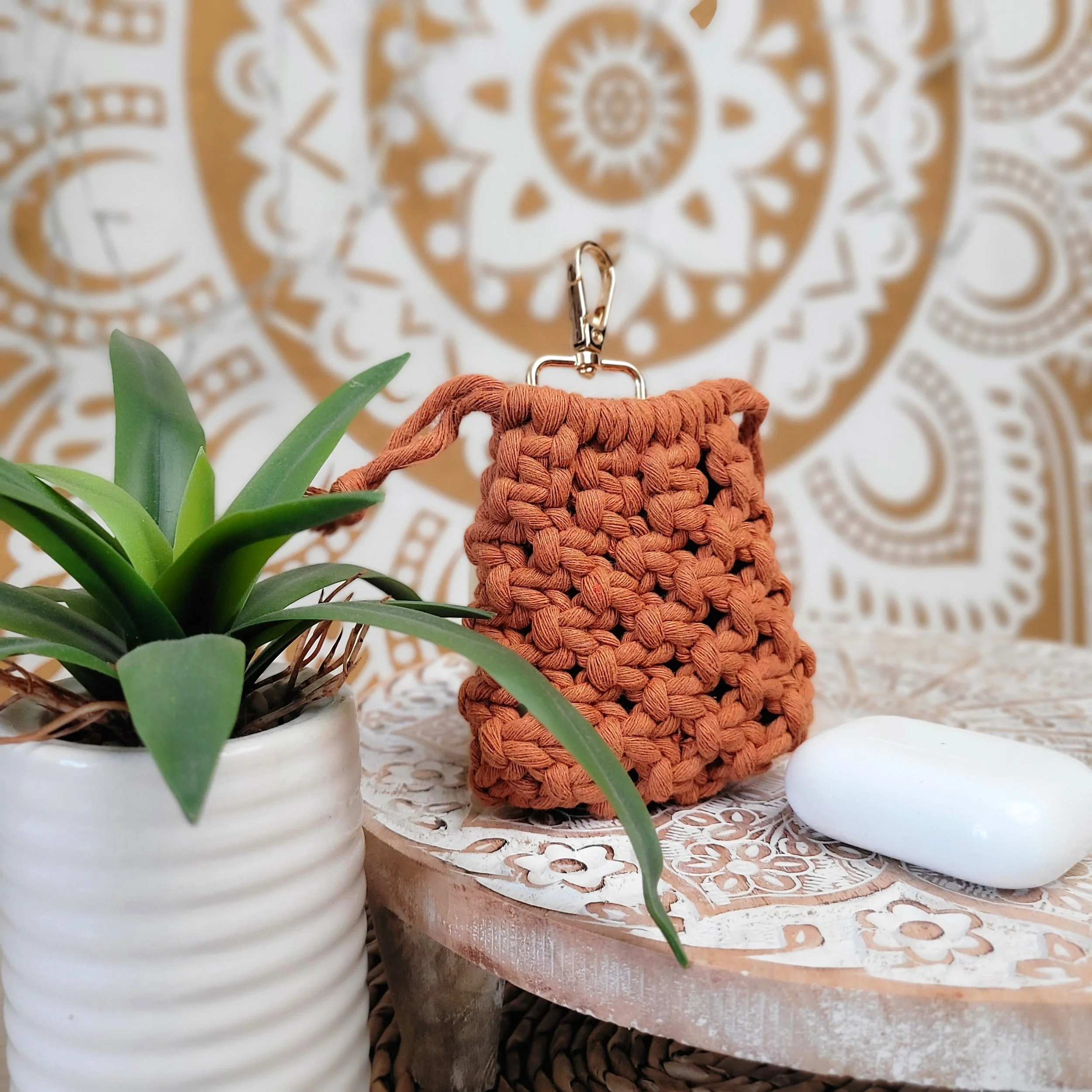 Little Knotty — Locked Tight Pouch