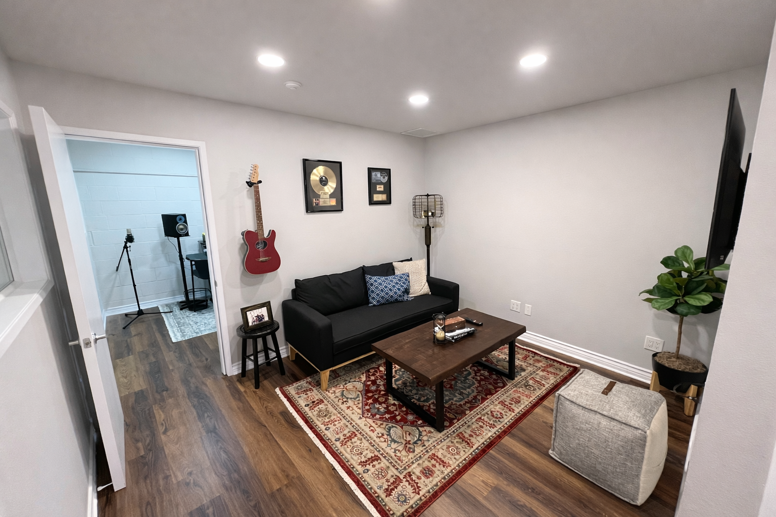 Private writing room and lounge at Total Access Rehearsal in Redondo Beach