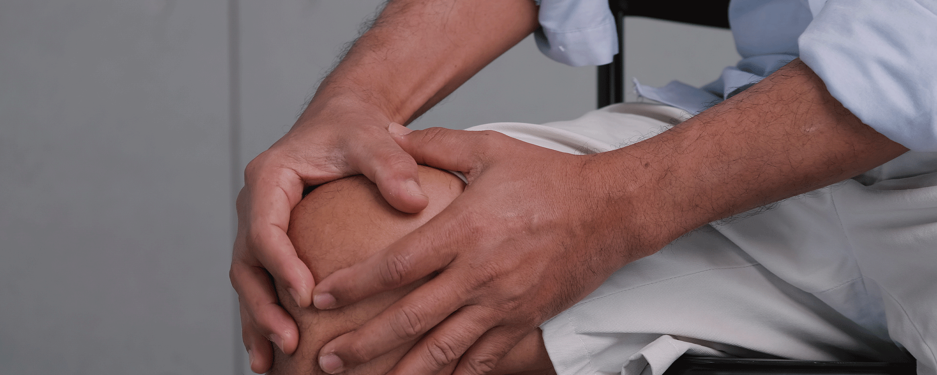 knee-pain--website-7.20.2024.gif