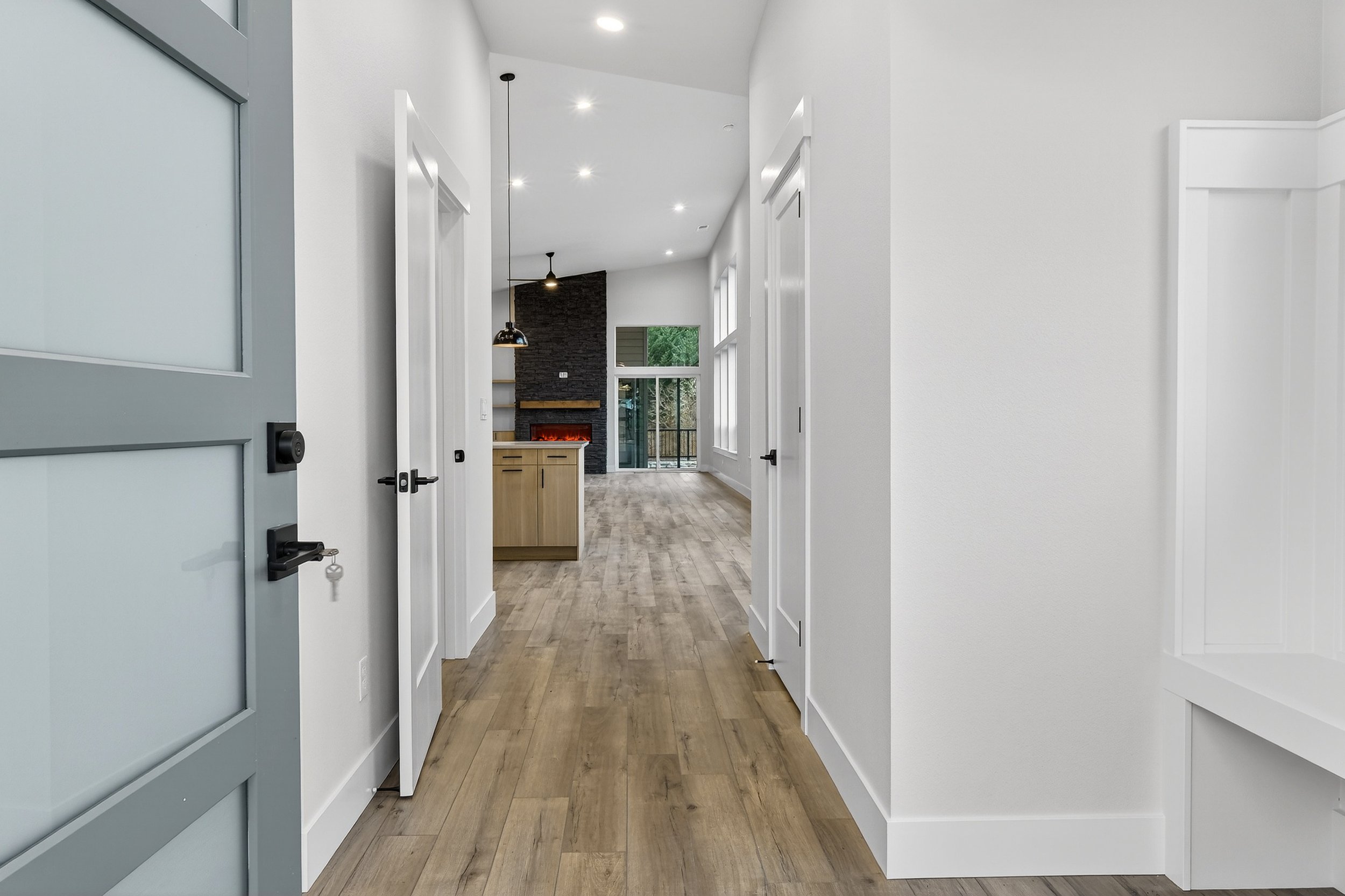 18815 Crooked River St-6.jpg