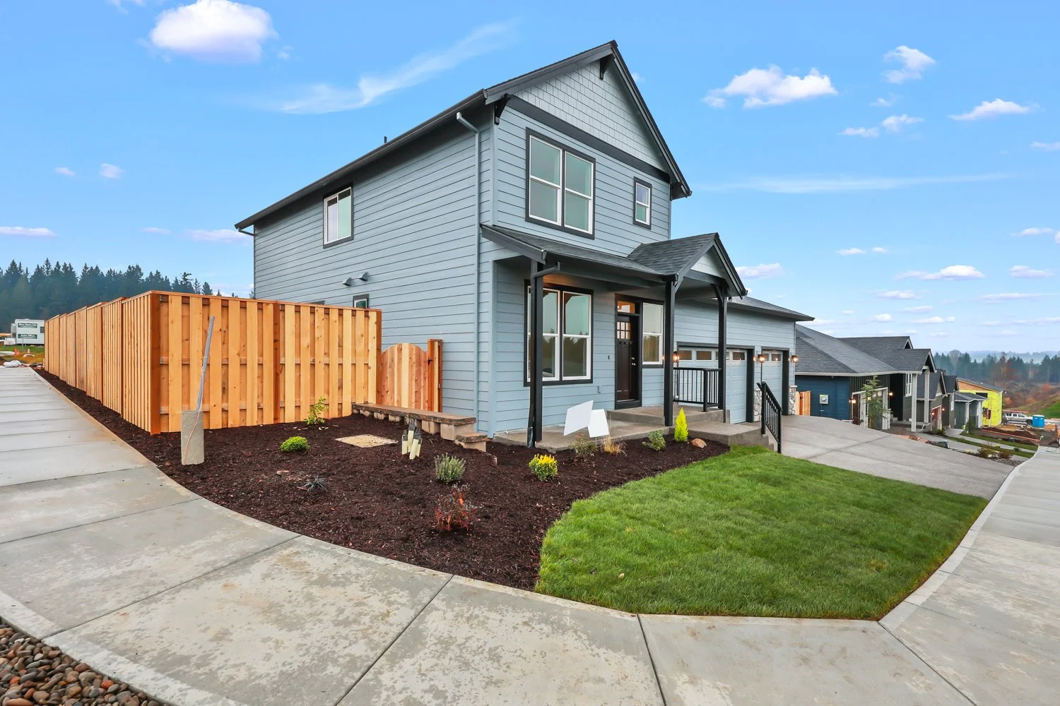 748 NE Pinebreak Dr - WEB-2.JPG
