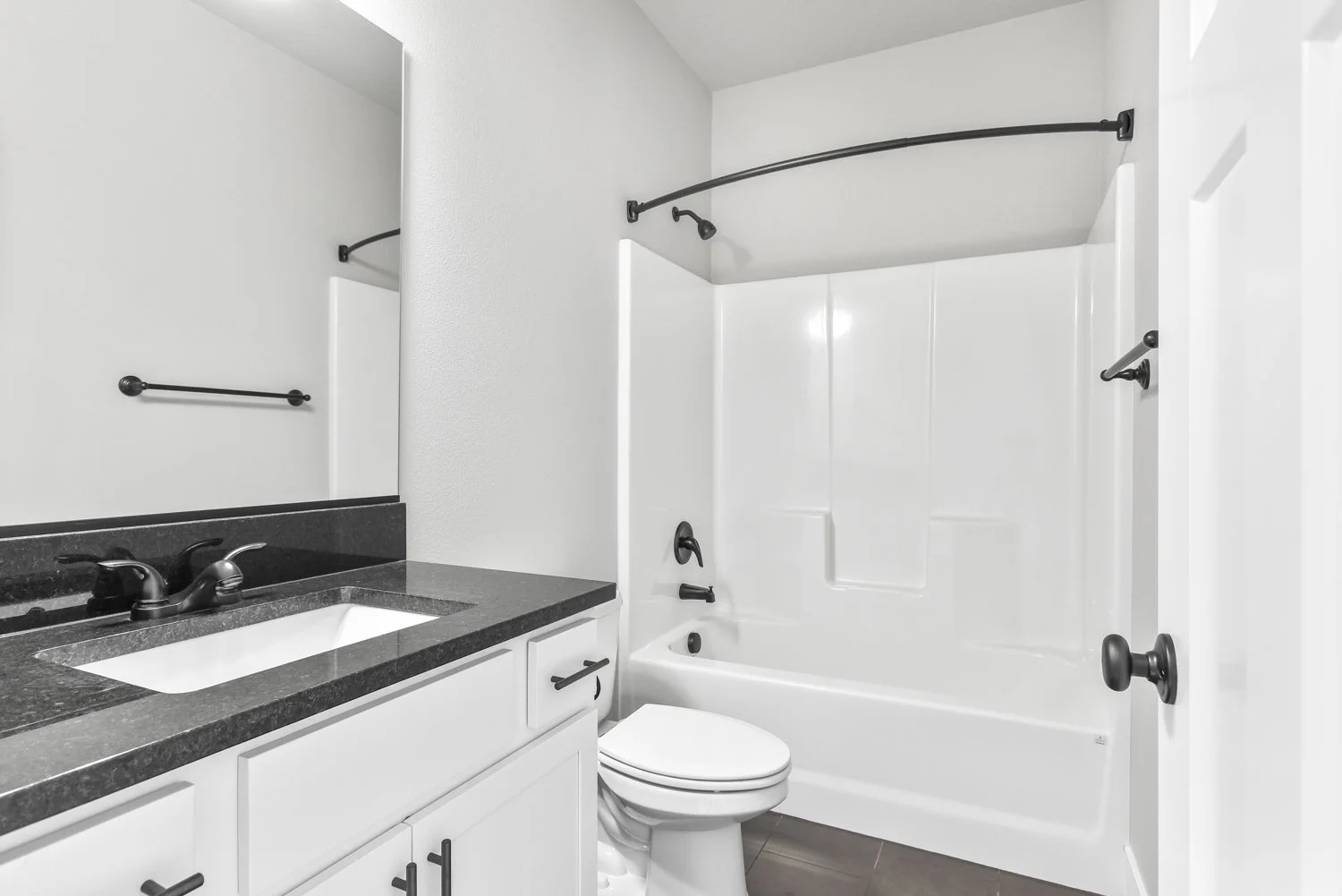 2804 NE Justus Ave - WEB-11.JPG