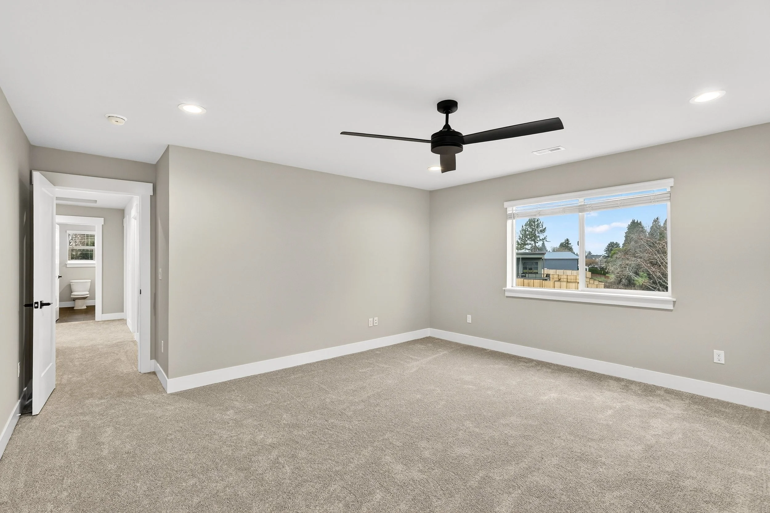 18865 Crooked River St-29.jpg