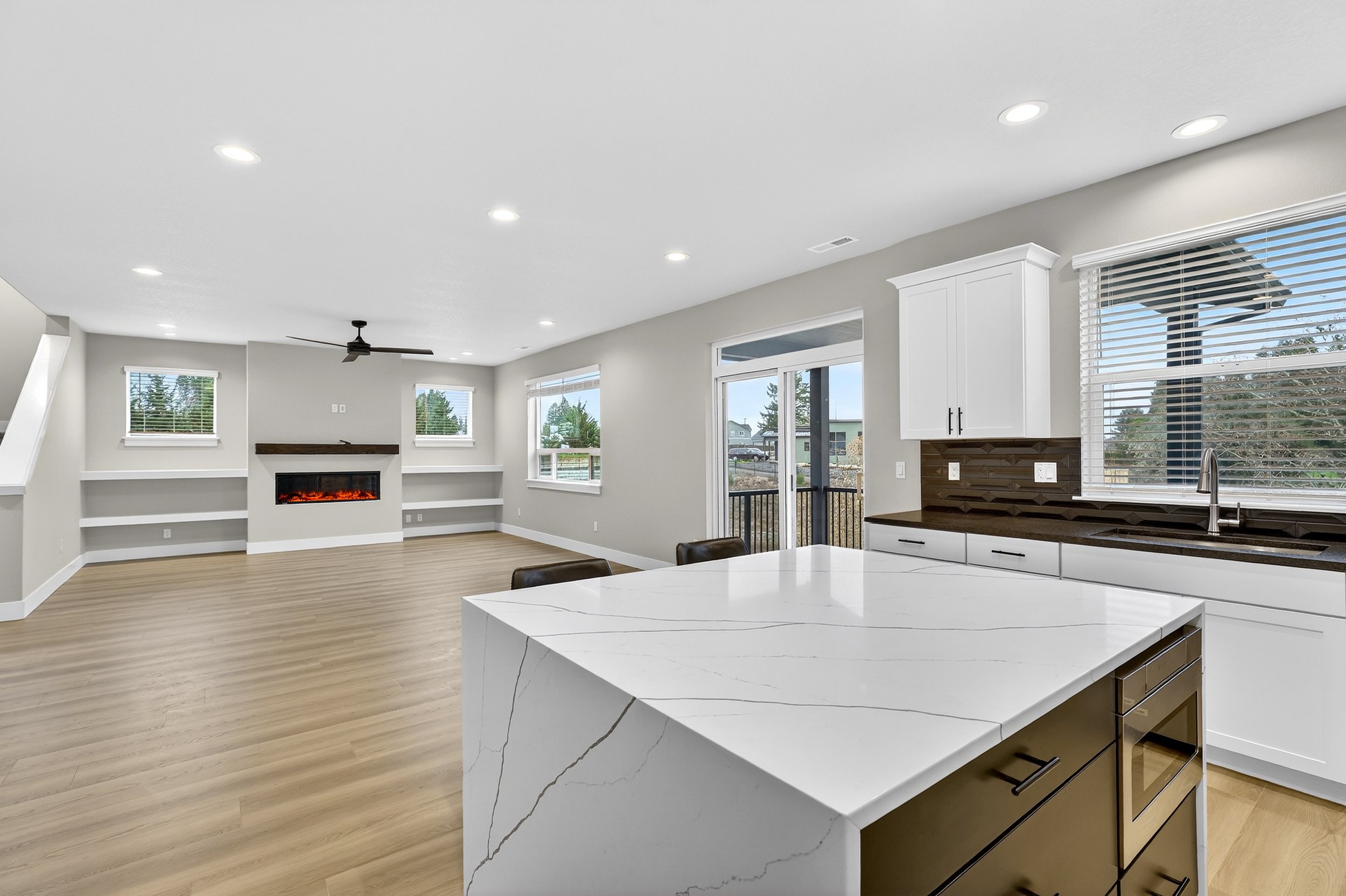 18865 Crooked River St-19.jpg