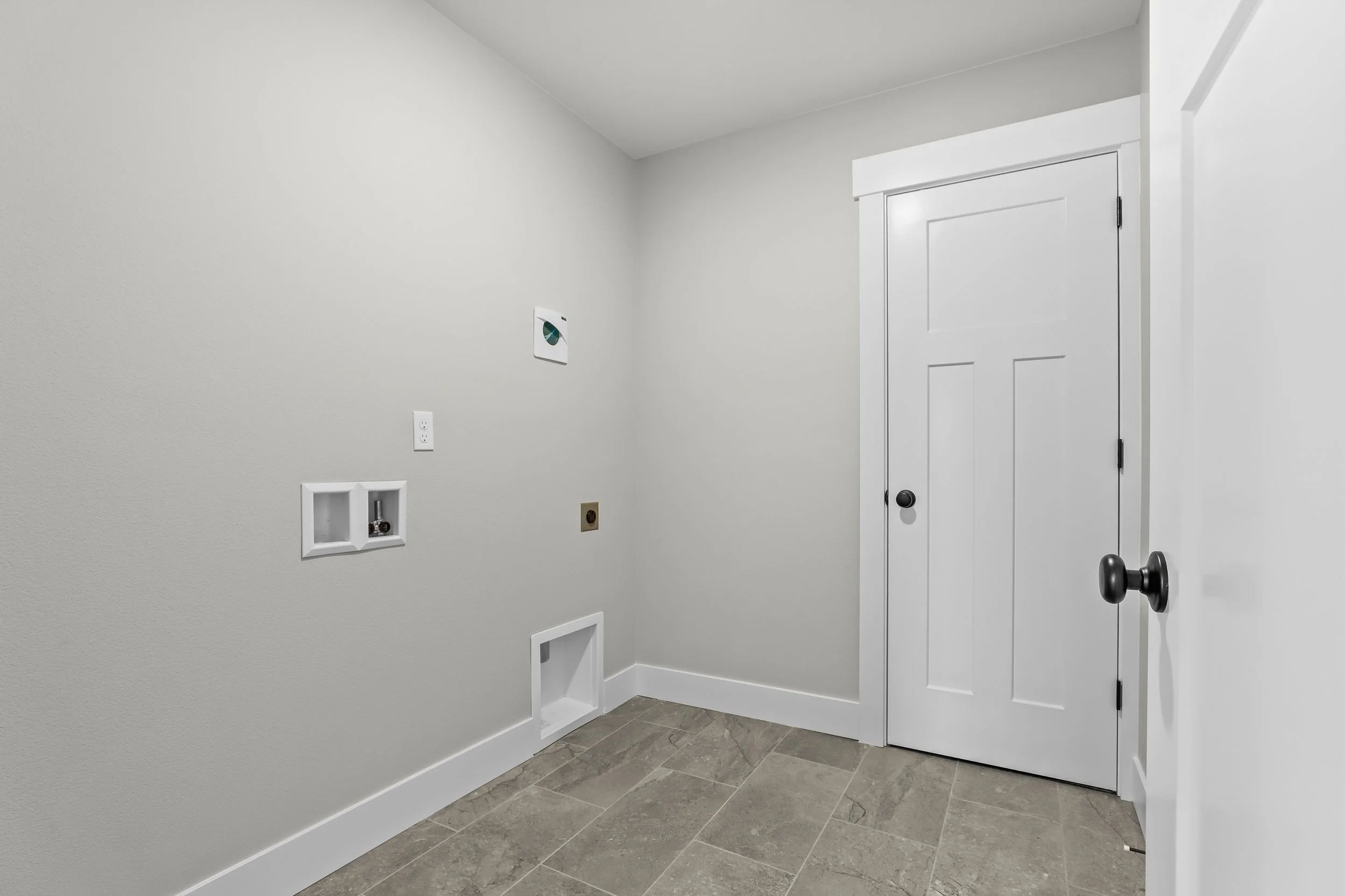 2217 Juniper Circle-26.jpg