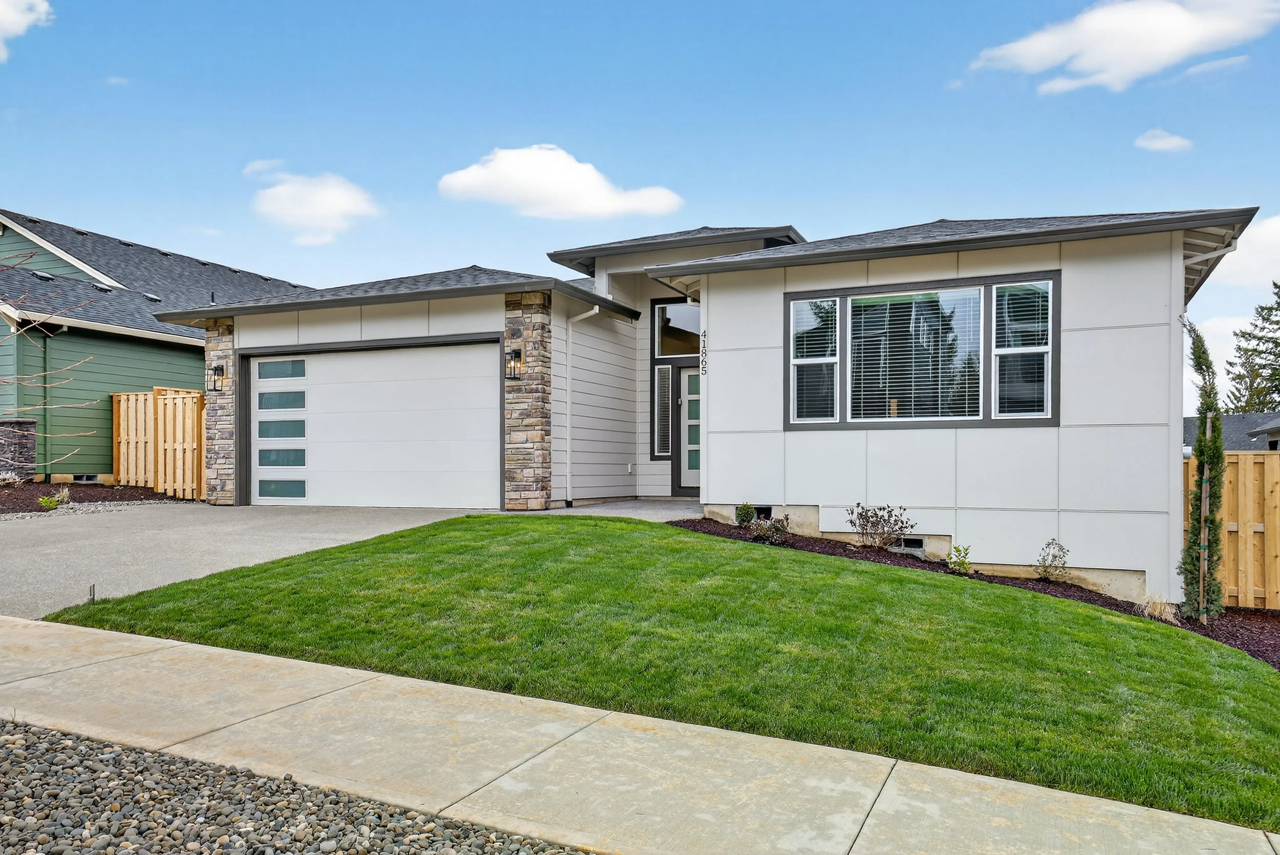 41865 Deschutes Ave-3.jpg