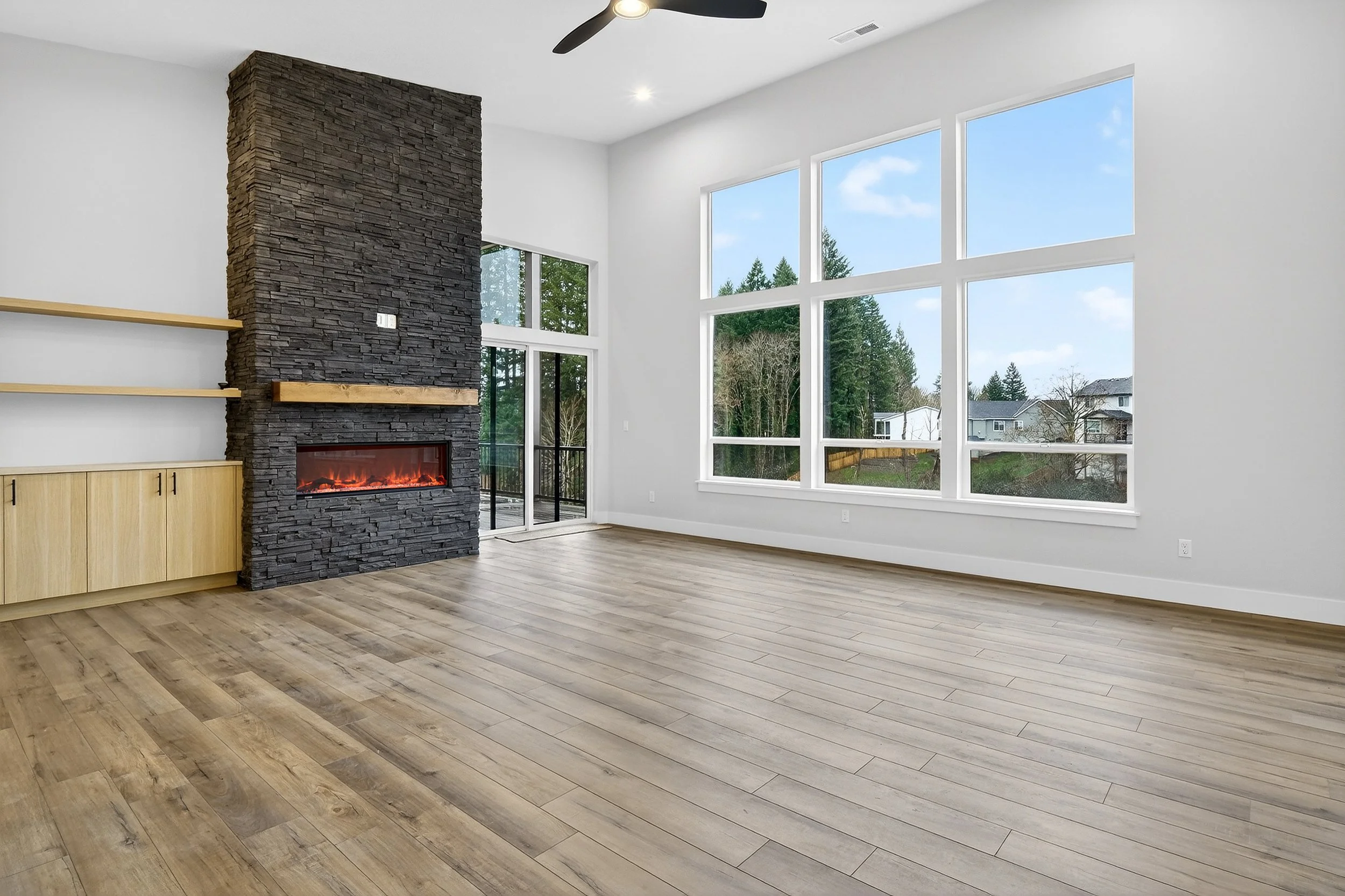 18815 Crooked River St-12.jpg