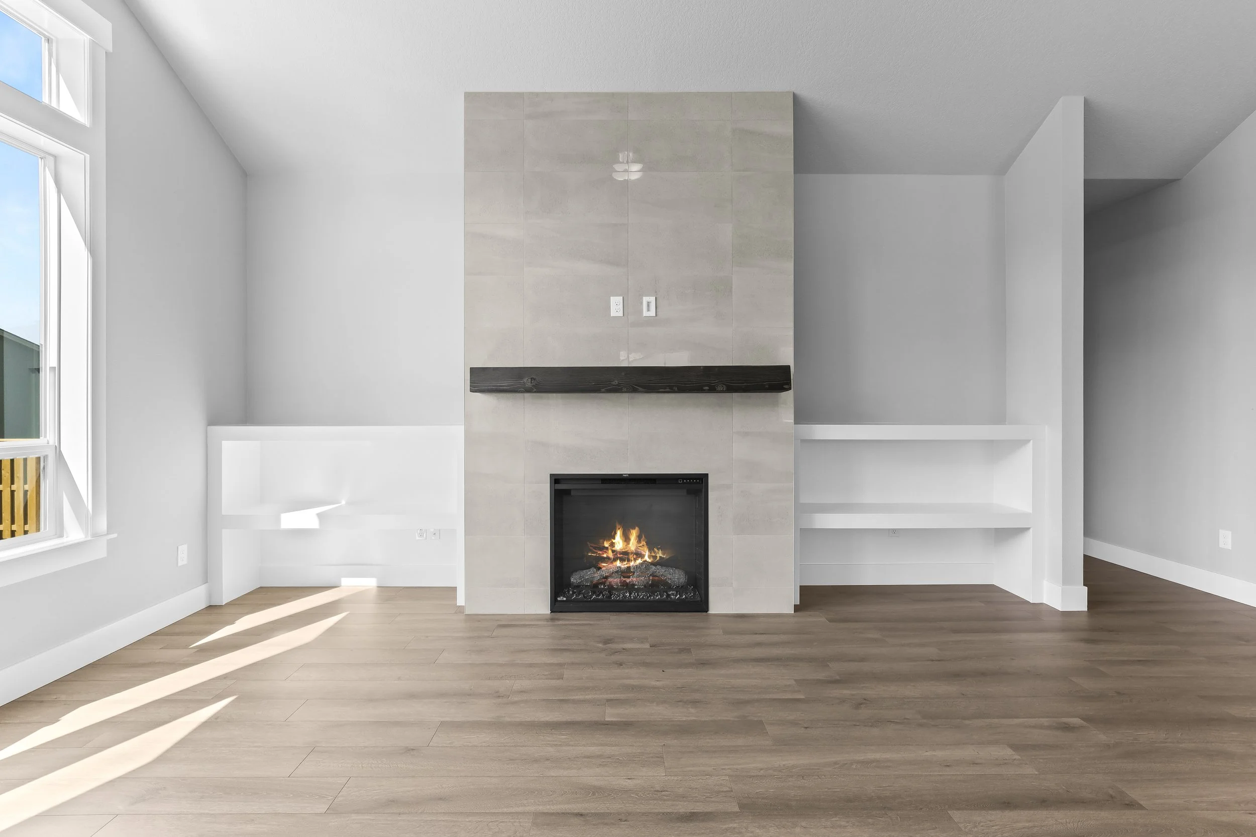 744 NE Trillium Dr-16.jpg