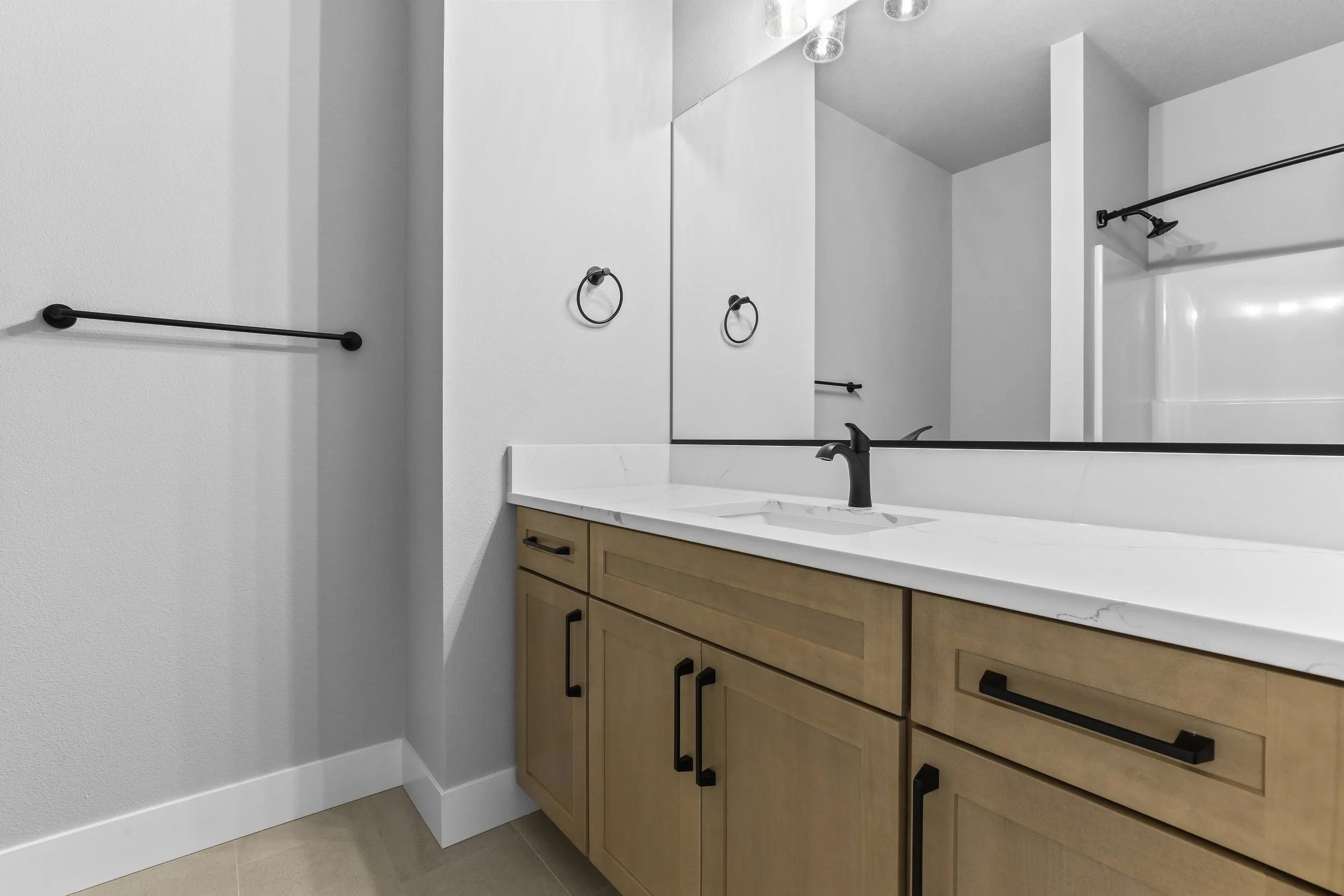 744 NE Trillium Dr-31.jpg