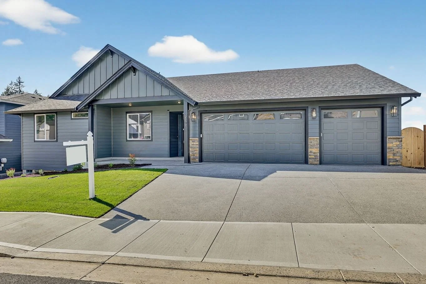 This home is move-in ready RIGHT NOW!
2572 NE Sweetwater Road, Estacada, OR
The Trillium is an open, single-level layout with 1,786 SQ. FT. A welcoming entryway leads into this 3 bedroom and 2 bathroom home. The open design of the kitchen and dinin