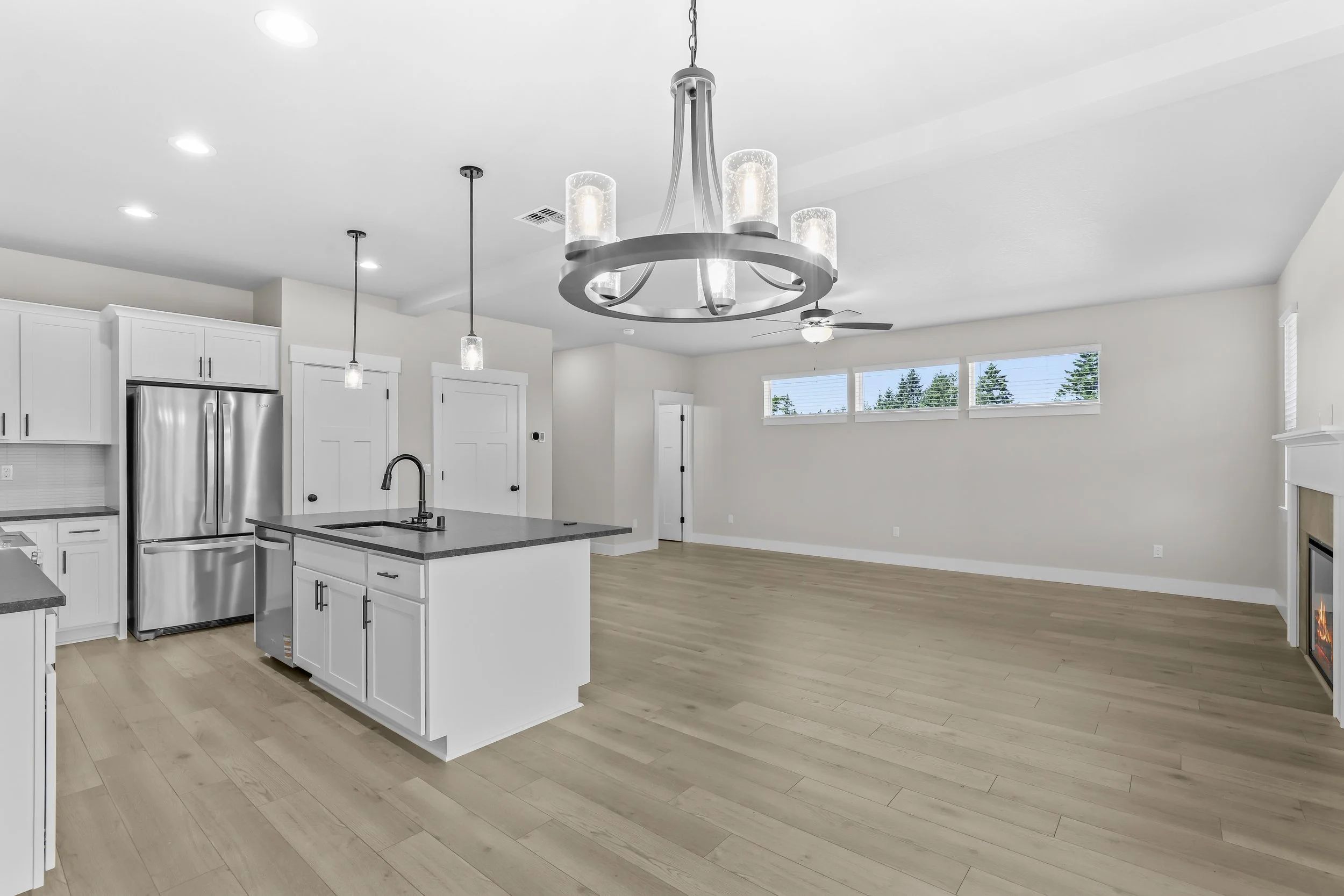2217 Juniper Circle-17.jpg
