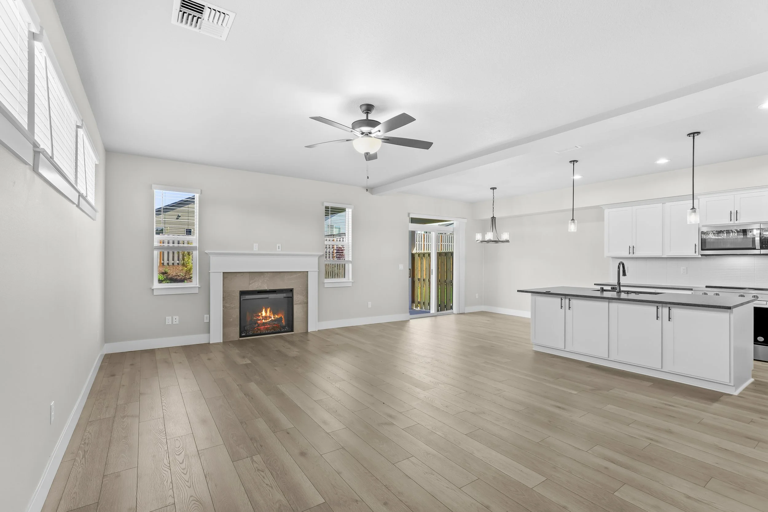 2217 Juniper Circle-11.jpg