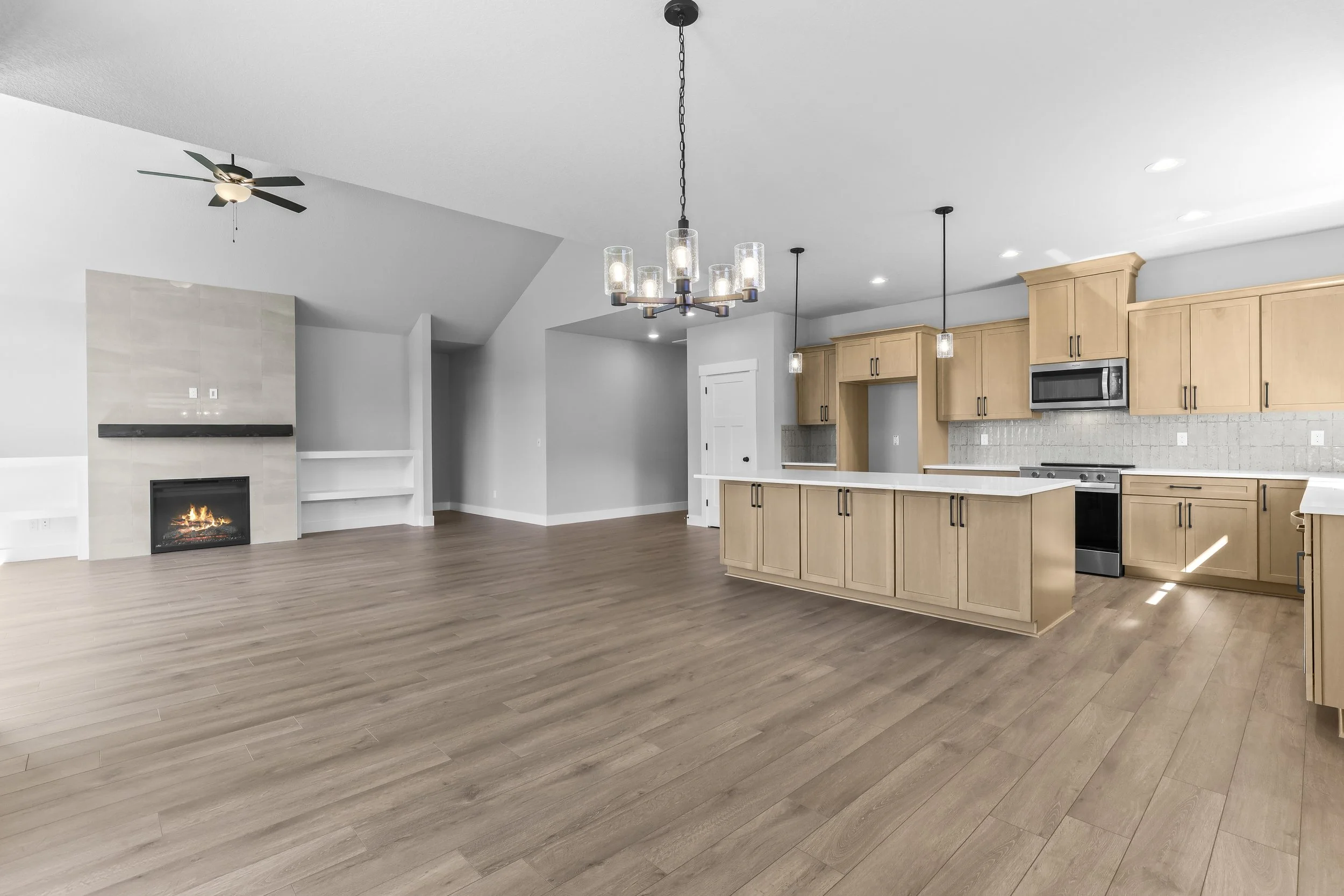 744 NE Trillium Dr-27.jpg