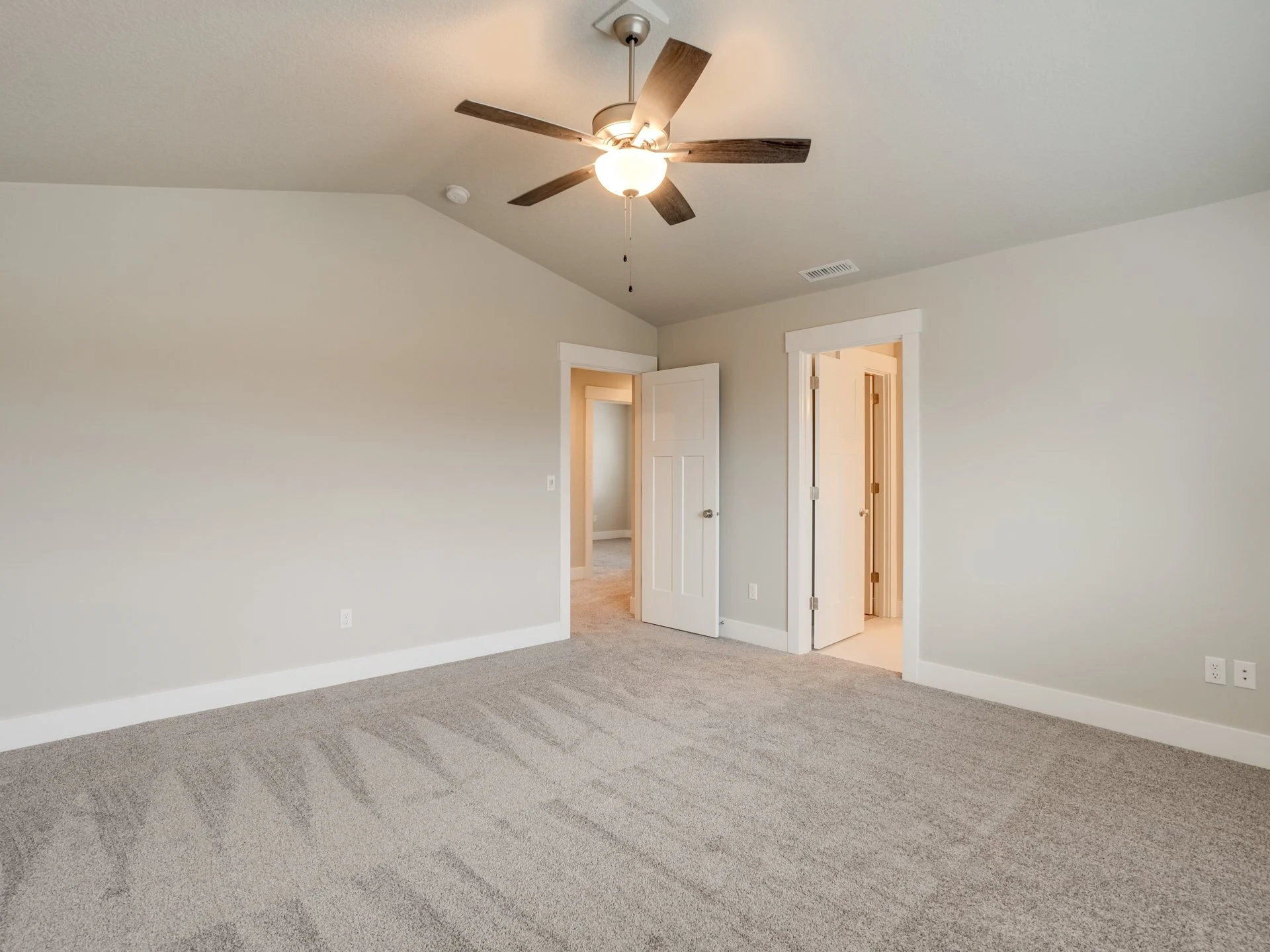 1530 NW 29th Pl - MLS-26.jpg