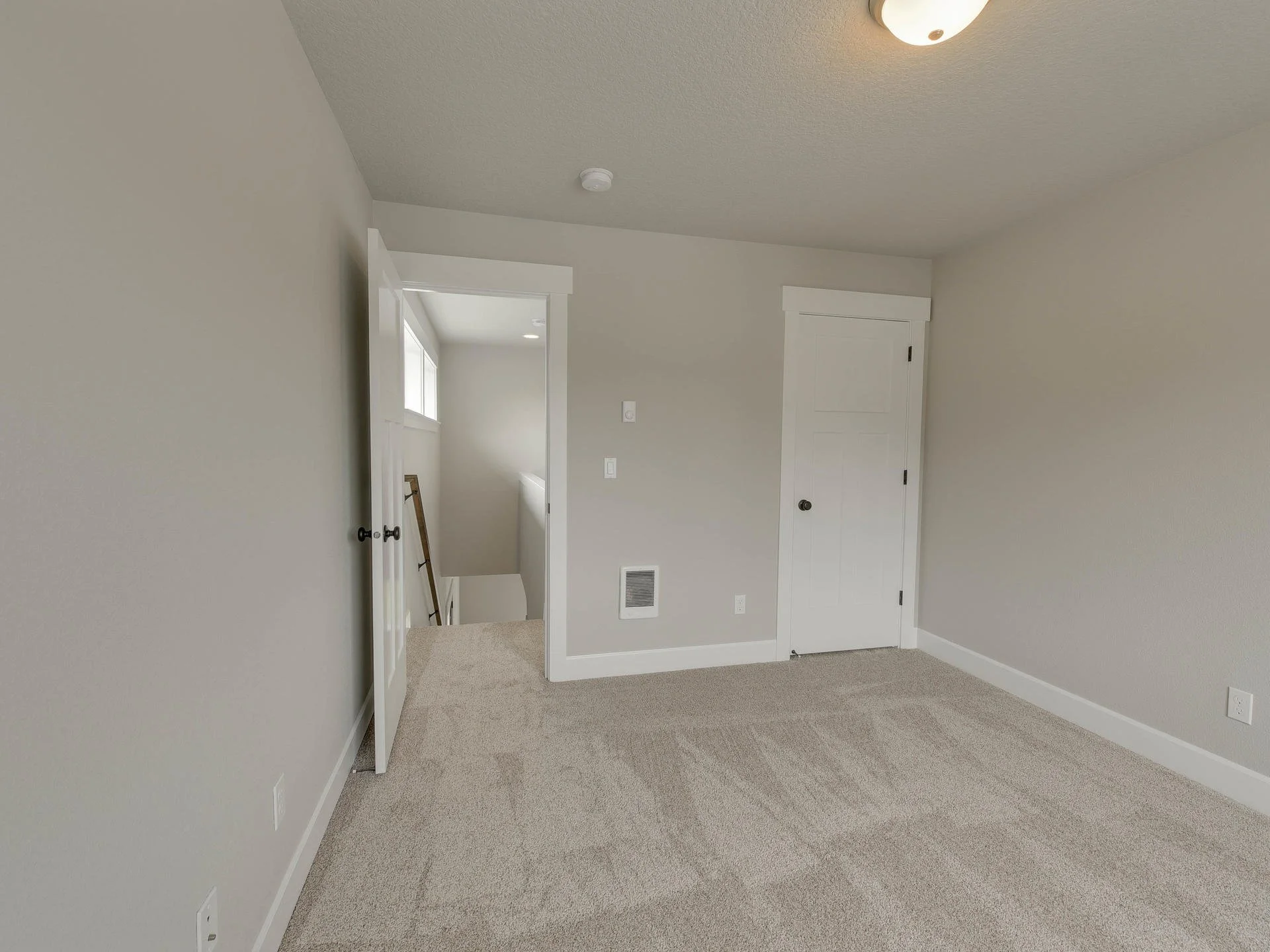 145 NE S Overlook Dr Estacada-051-054-145 NE Overlook Ct-MLS_Size.jpg