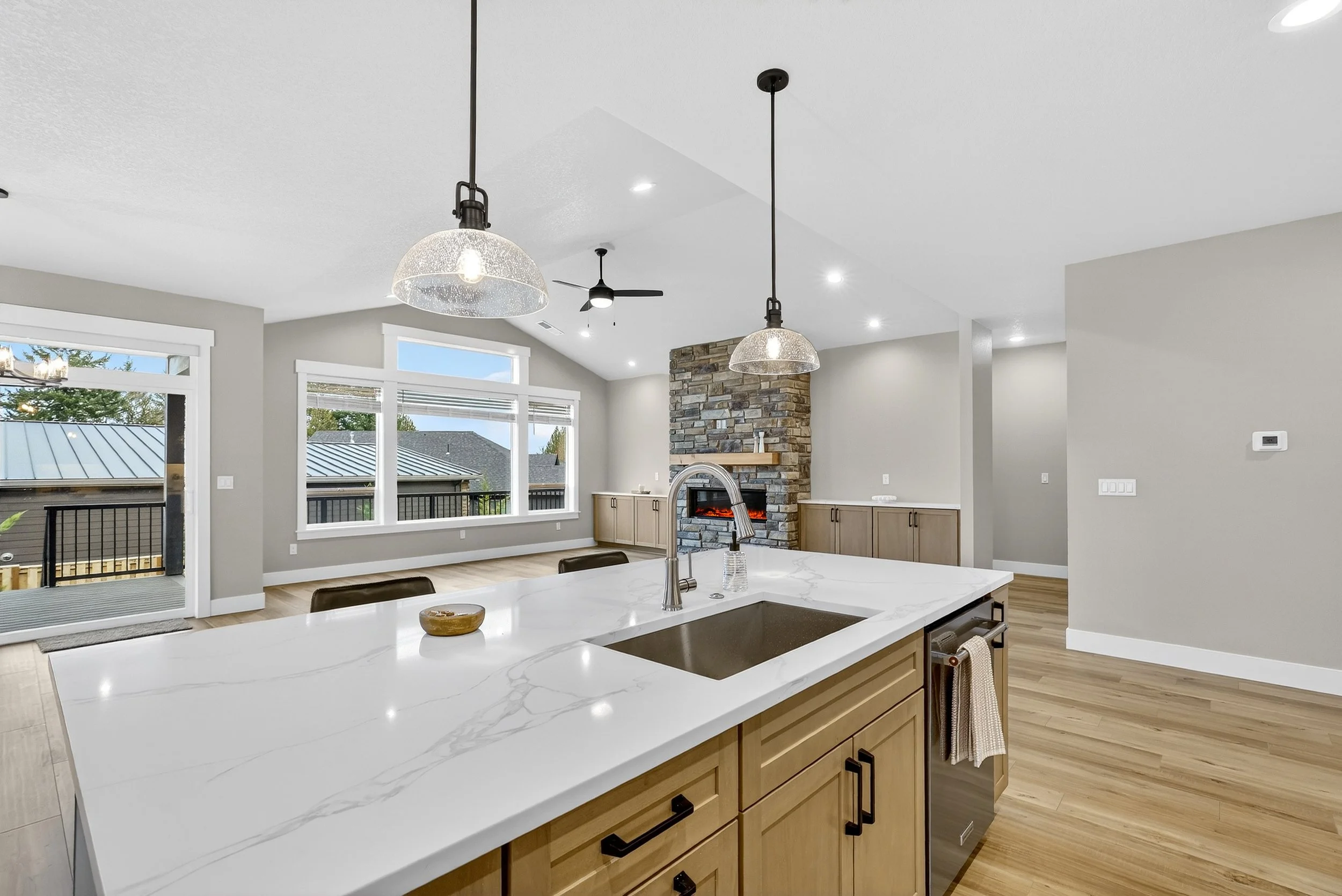 41865 Deschutes Ave-16.jpg