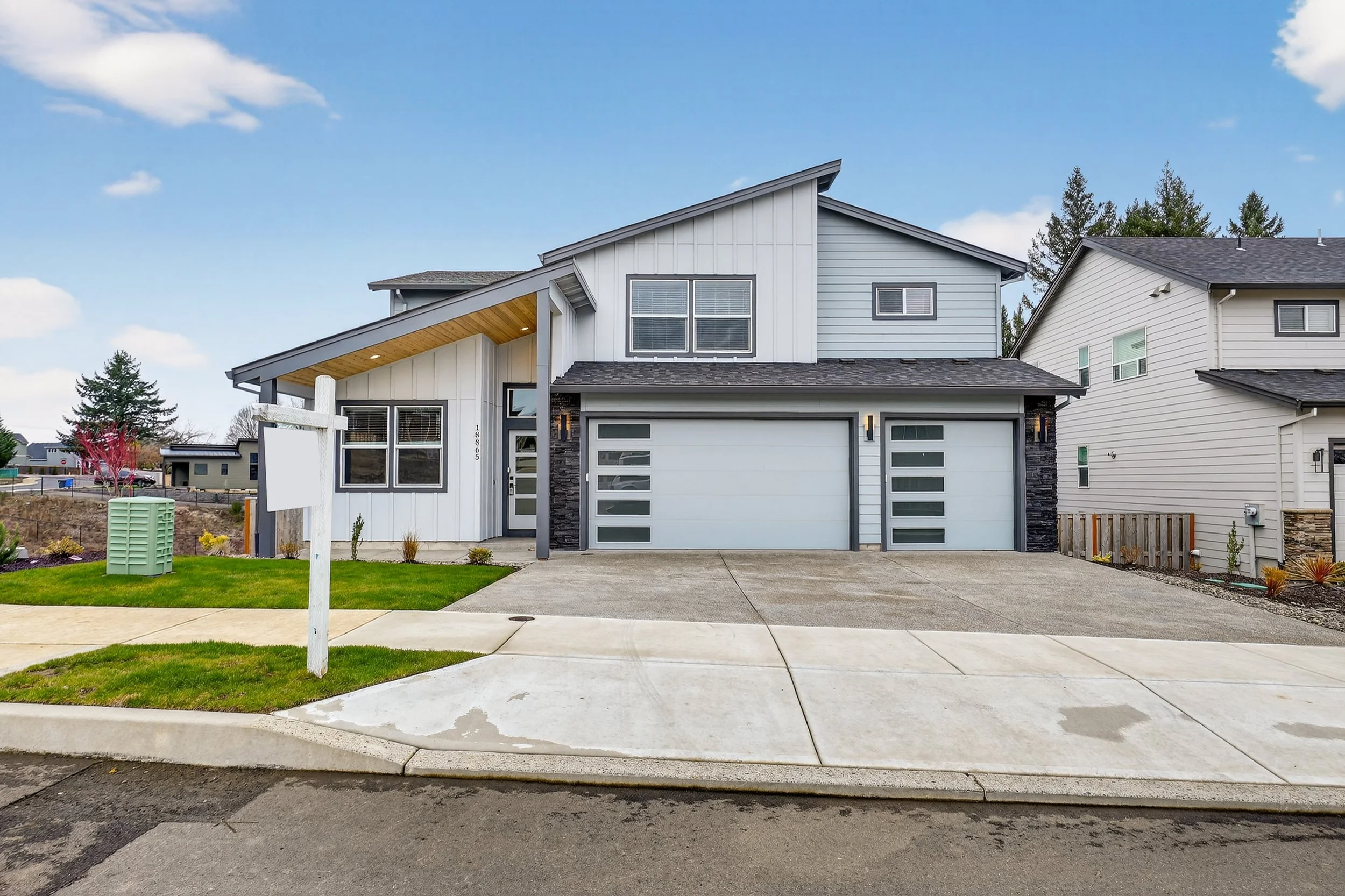 18865 Crooked River St-2.jpg