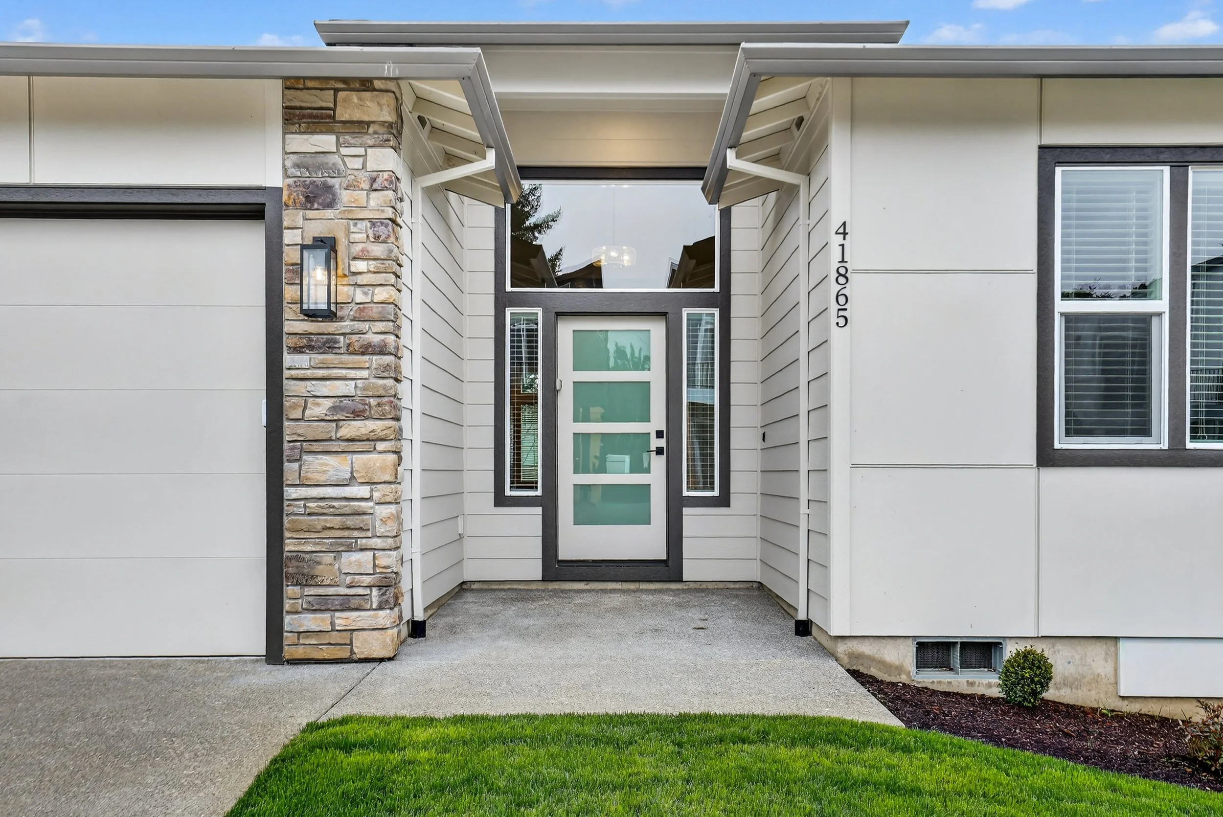 41865 Deschutes Ave-4.jpg