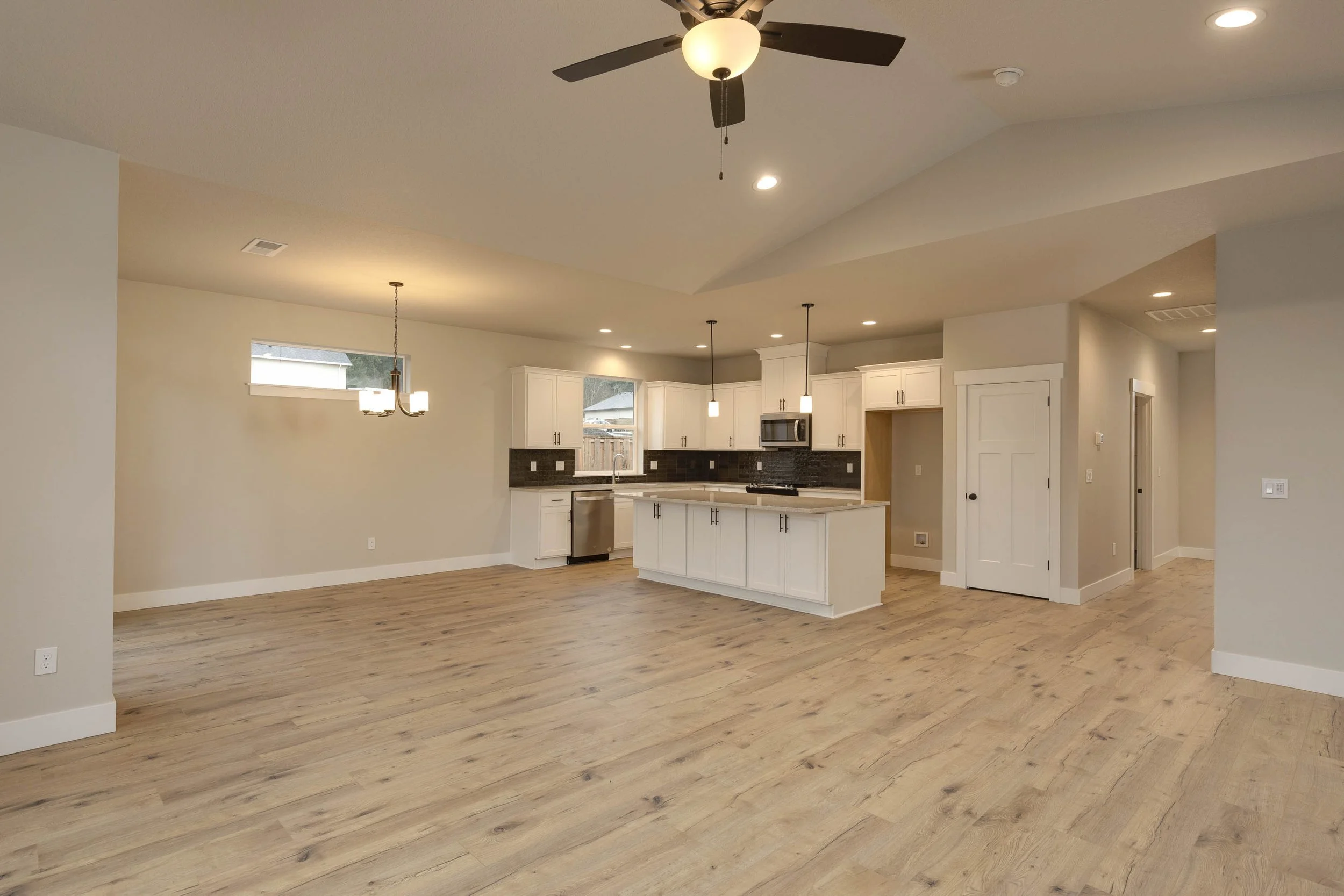 Cedar Ridge - 1759 Ne Gilbert Lane, Estacada, OR-9.jpg